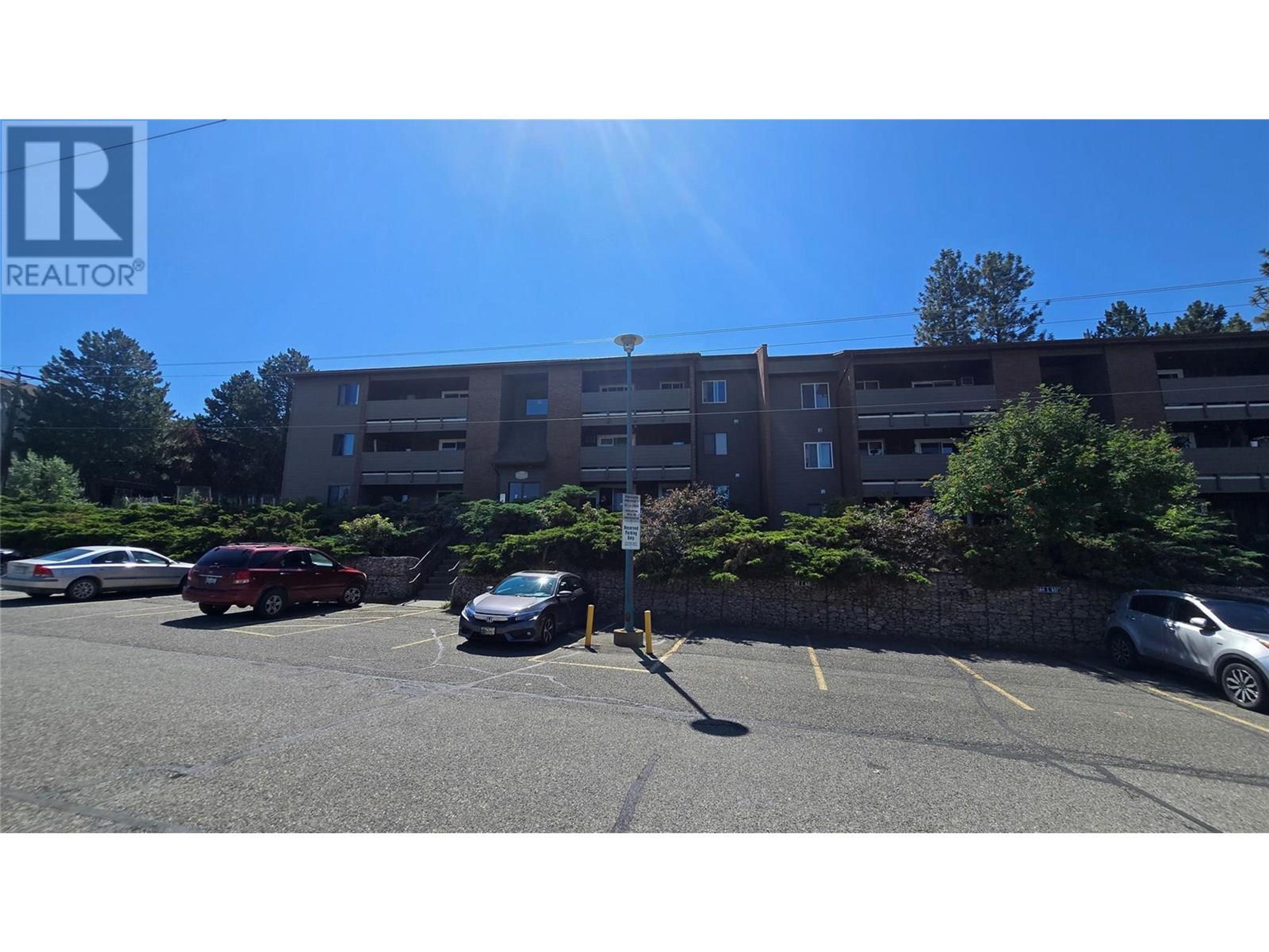 #211 44 WHITESHIELD S CRESCENT - Image 1
