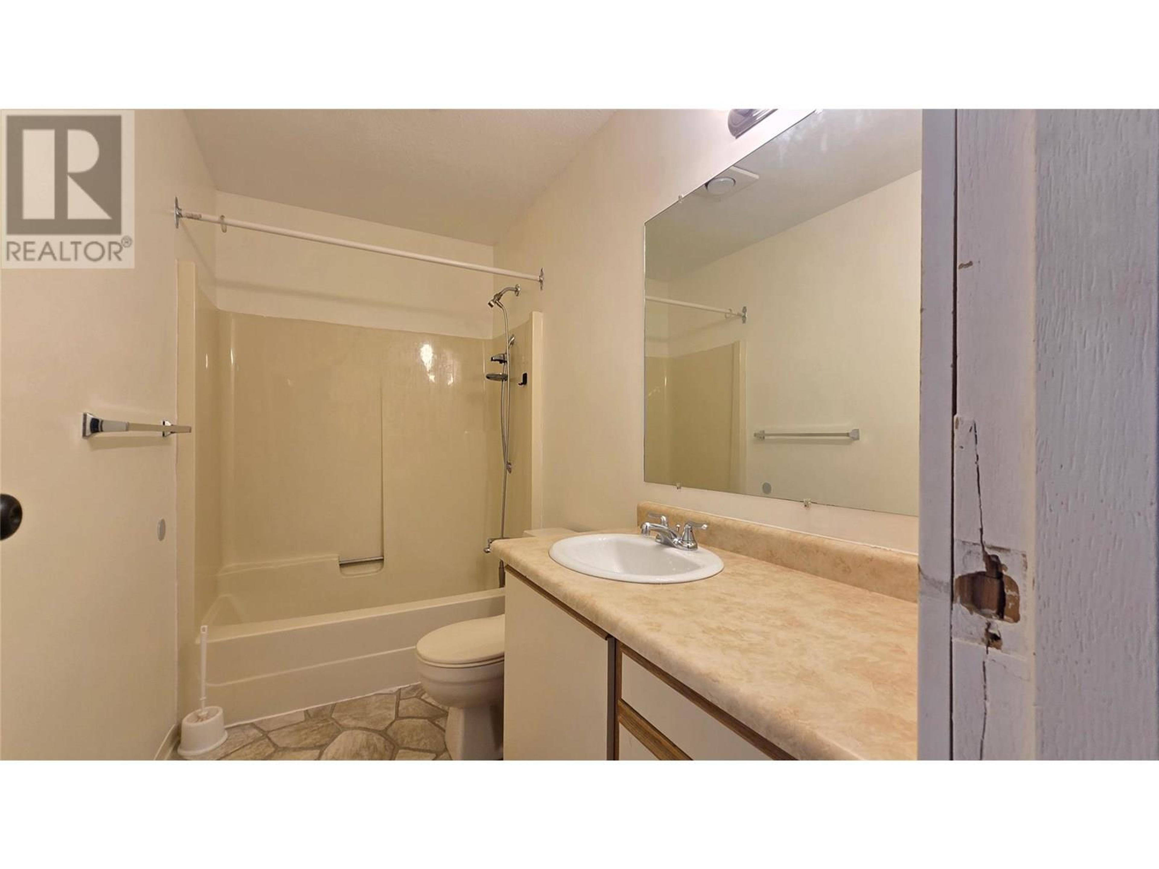 #211 44 WHITESHIELD S CRESCENT - Image 10