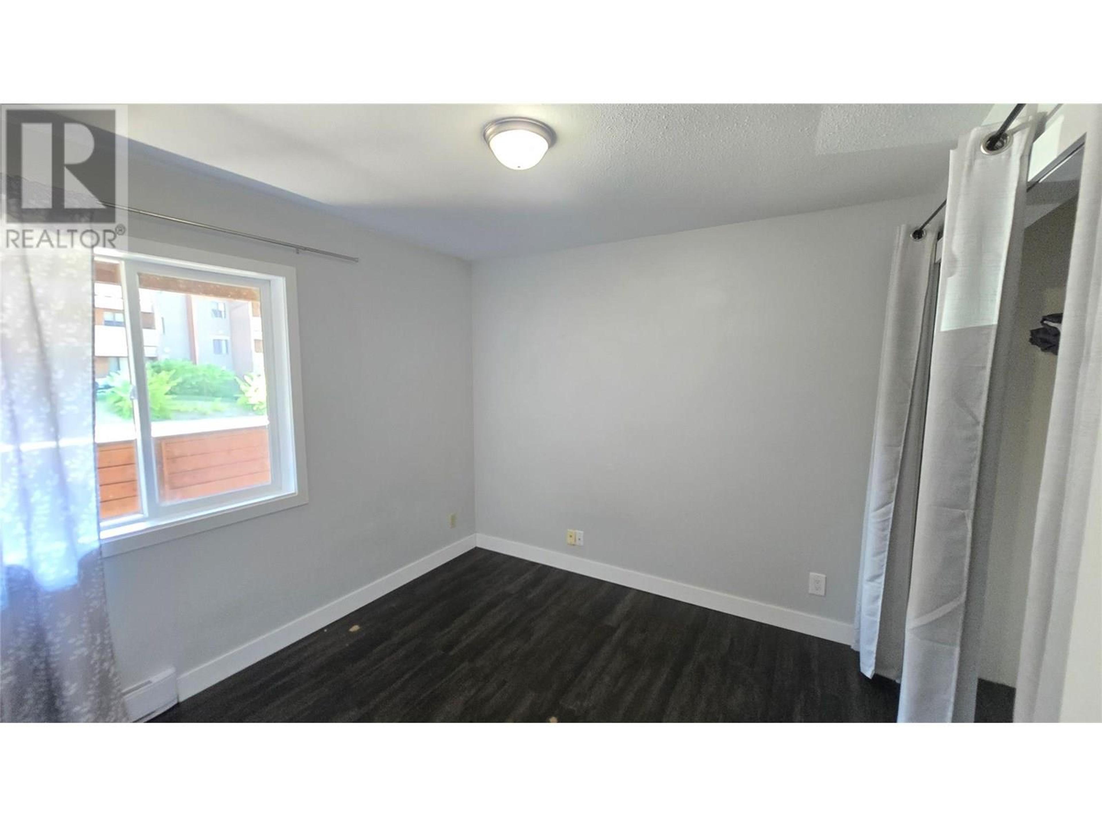 #211 44 WHITESHIELD S CRESCENT - Image 13