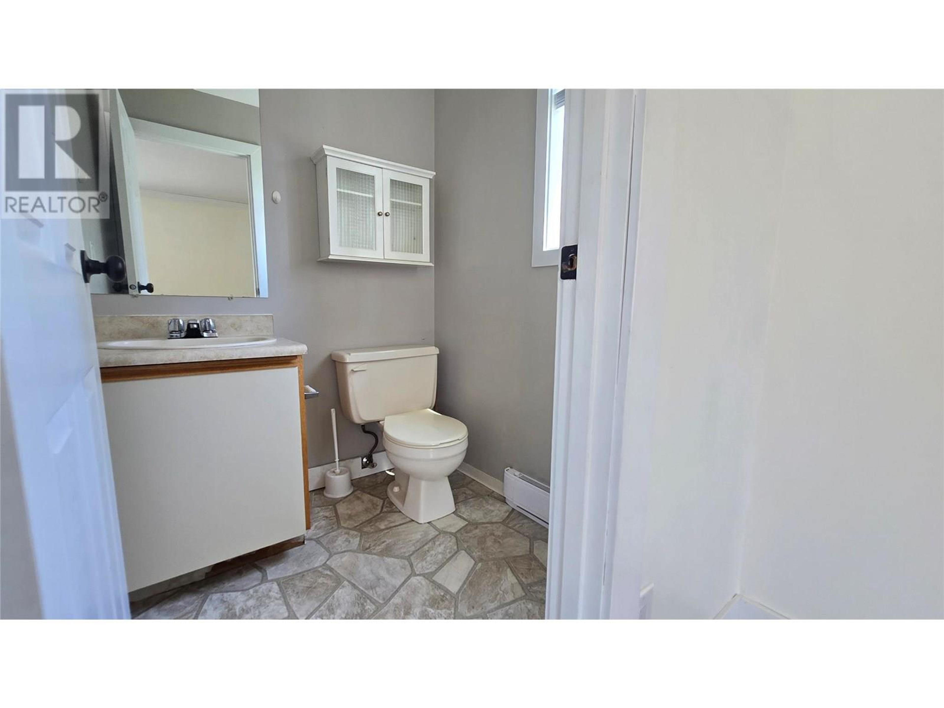 #211 44 WHITESHIELD S CRESCENT - Image 15