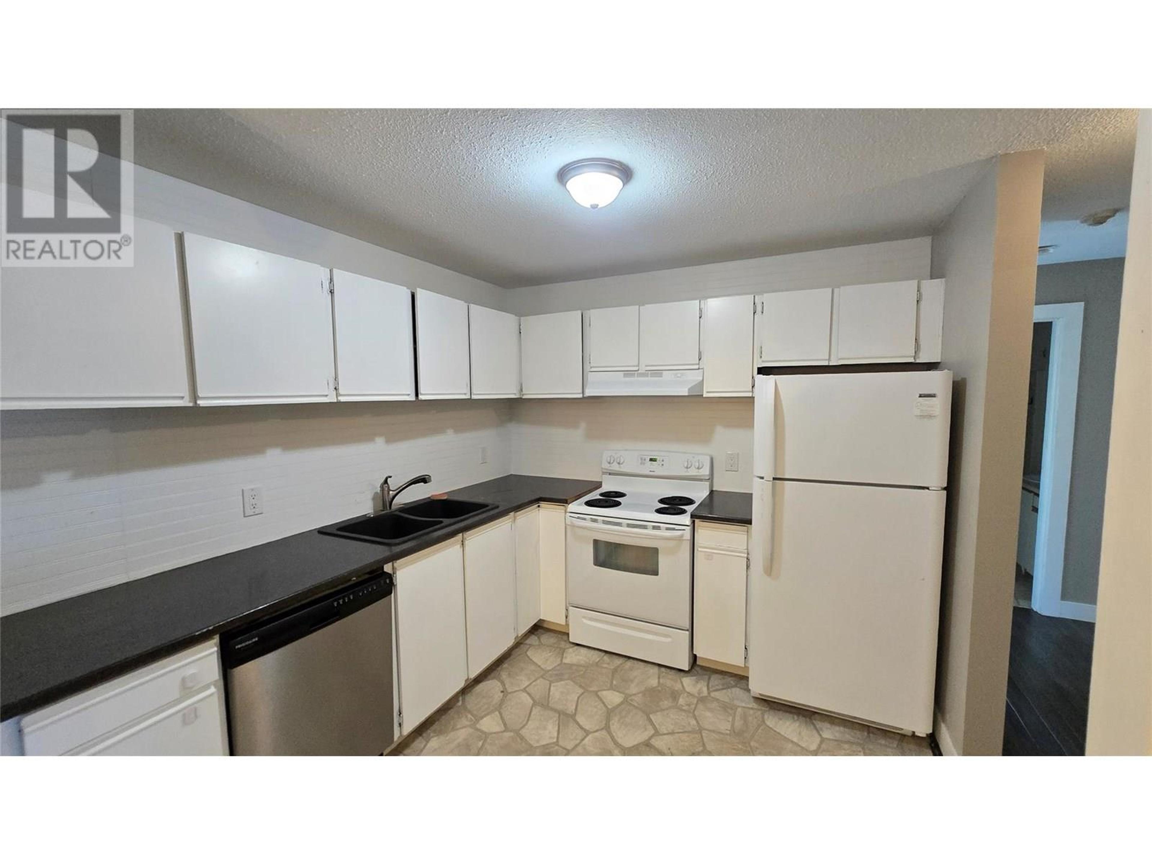 #211 44 WHITESHIELD S CRESCENT - Image 3