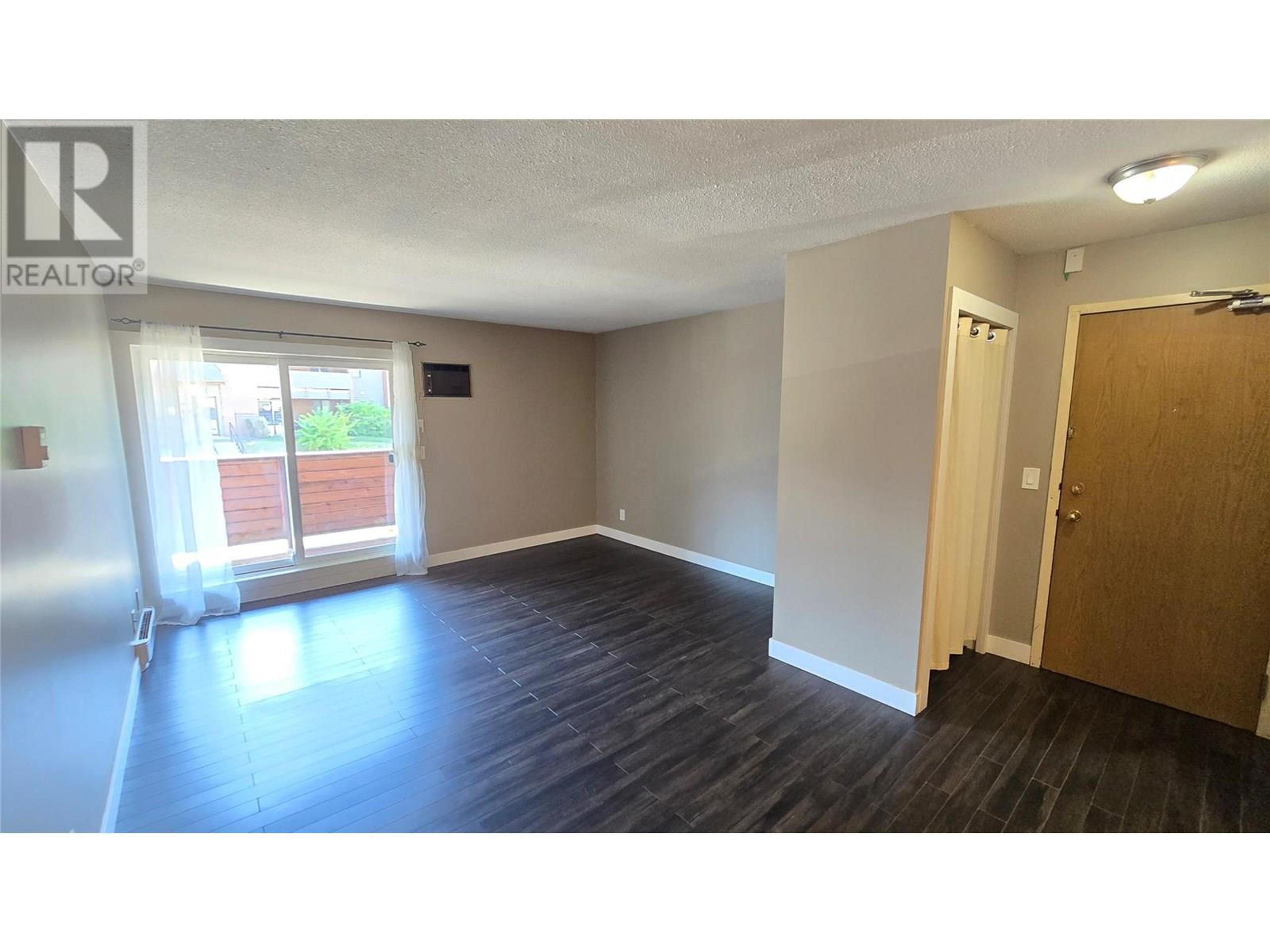 #211 44 WHITESHIELD S CRESCENT - Image 6