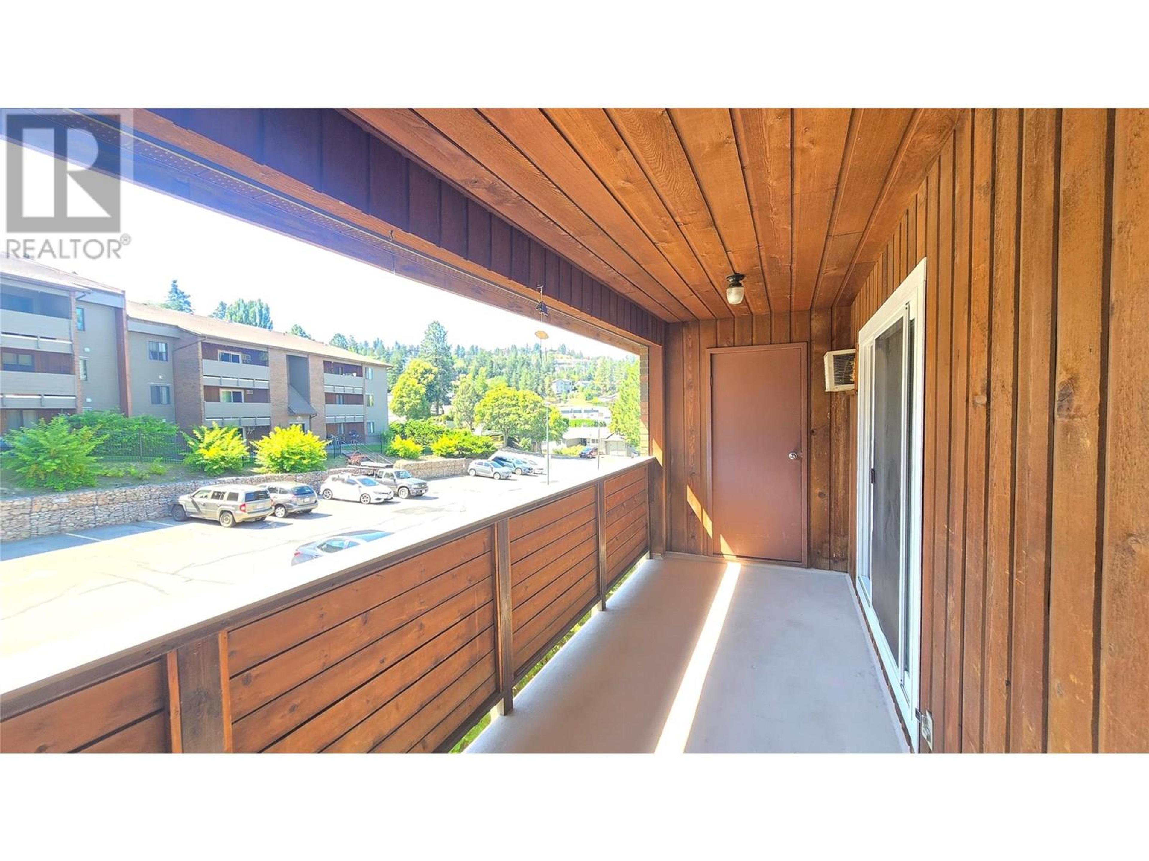 #211 44 WHITESHIELD S CRESCENT - Image 8