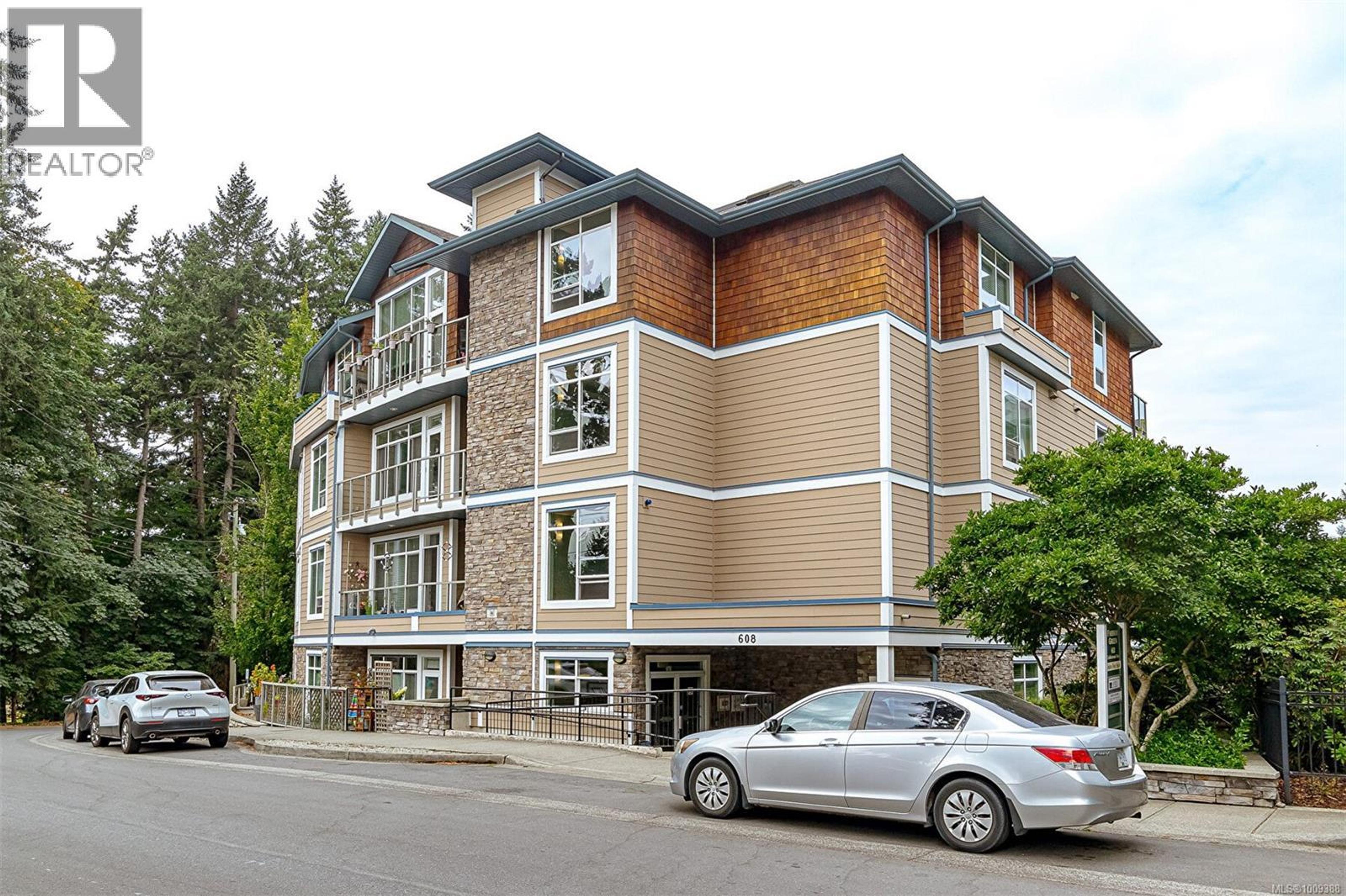 #309 608 FAIRWAY AVE - Image 2