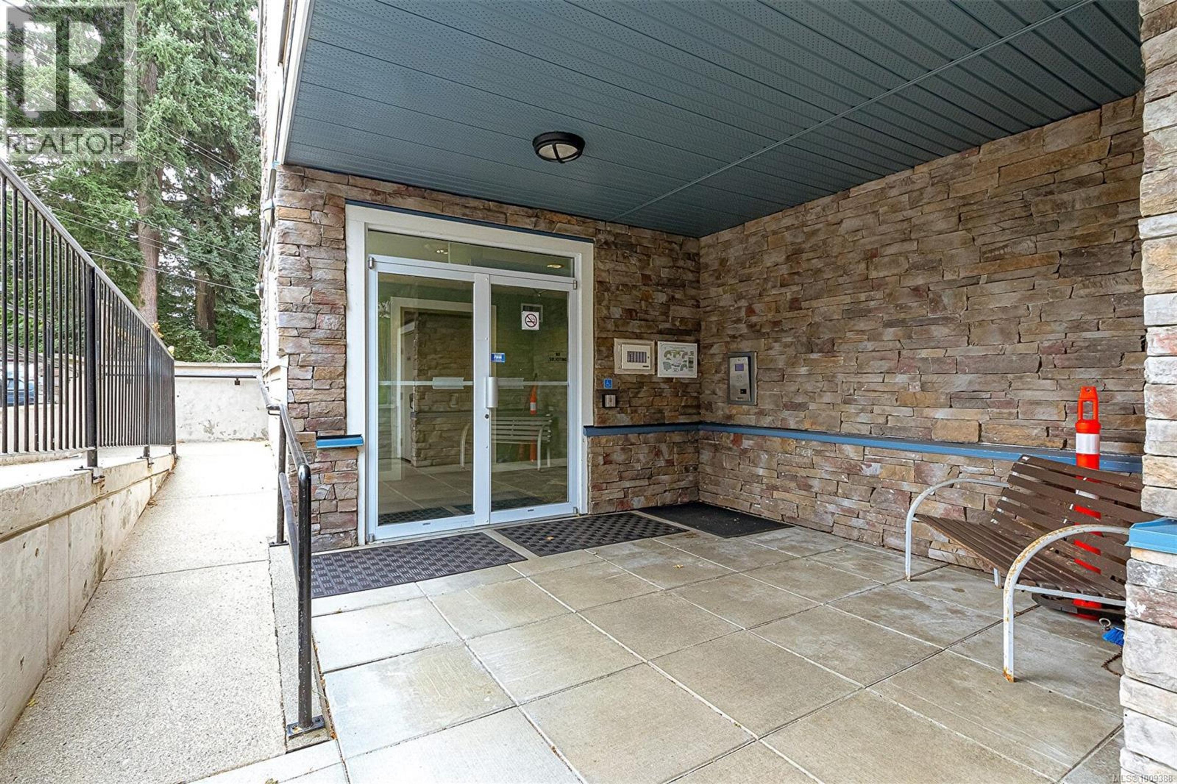 #309 608 FAIRWAY AVE - Image 3