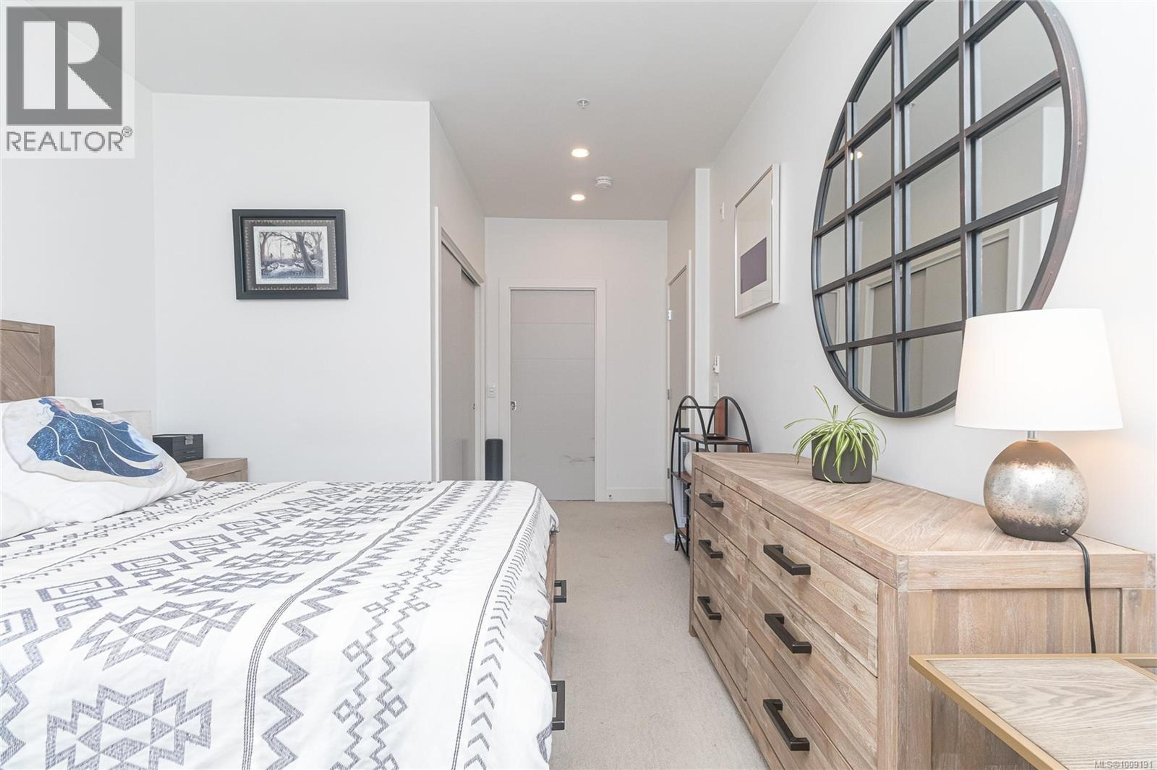 #204 2580 PENRHYN ST - Image 11