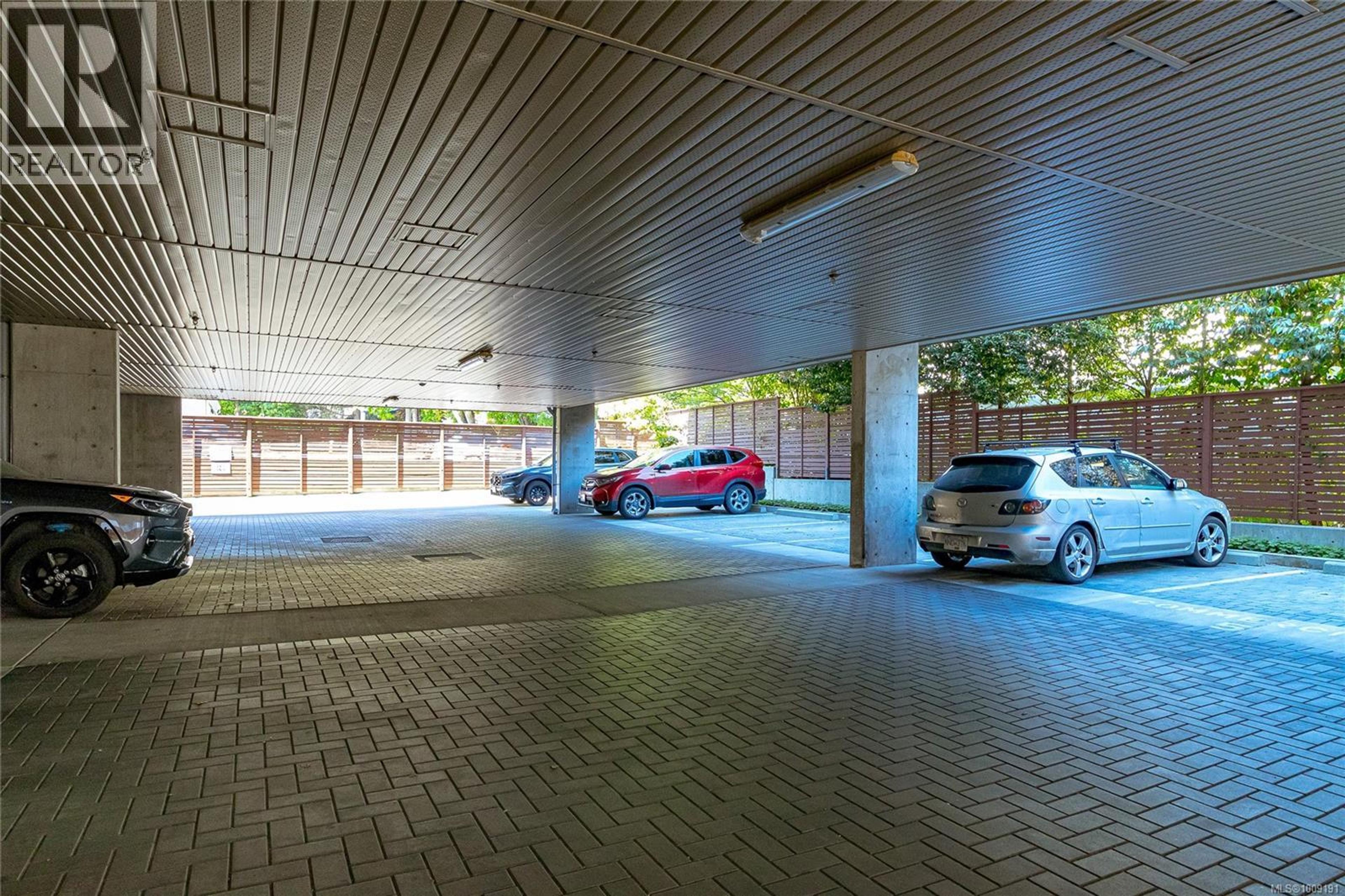 #204 2580 PENRHYN ST - Image 18