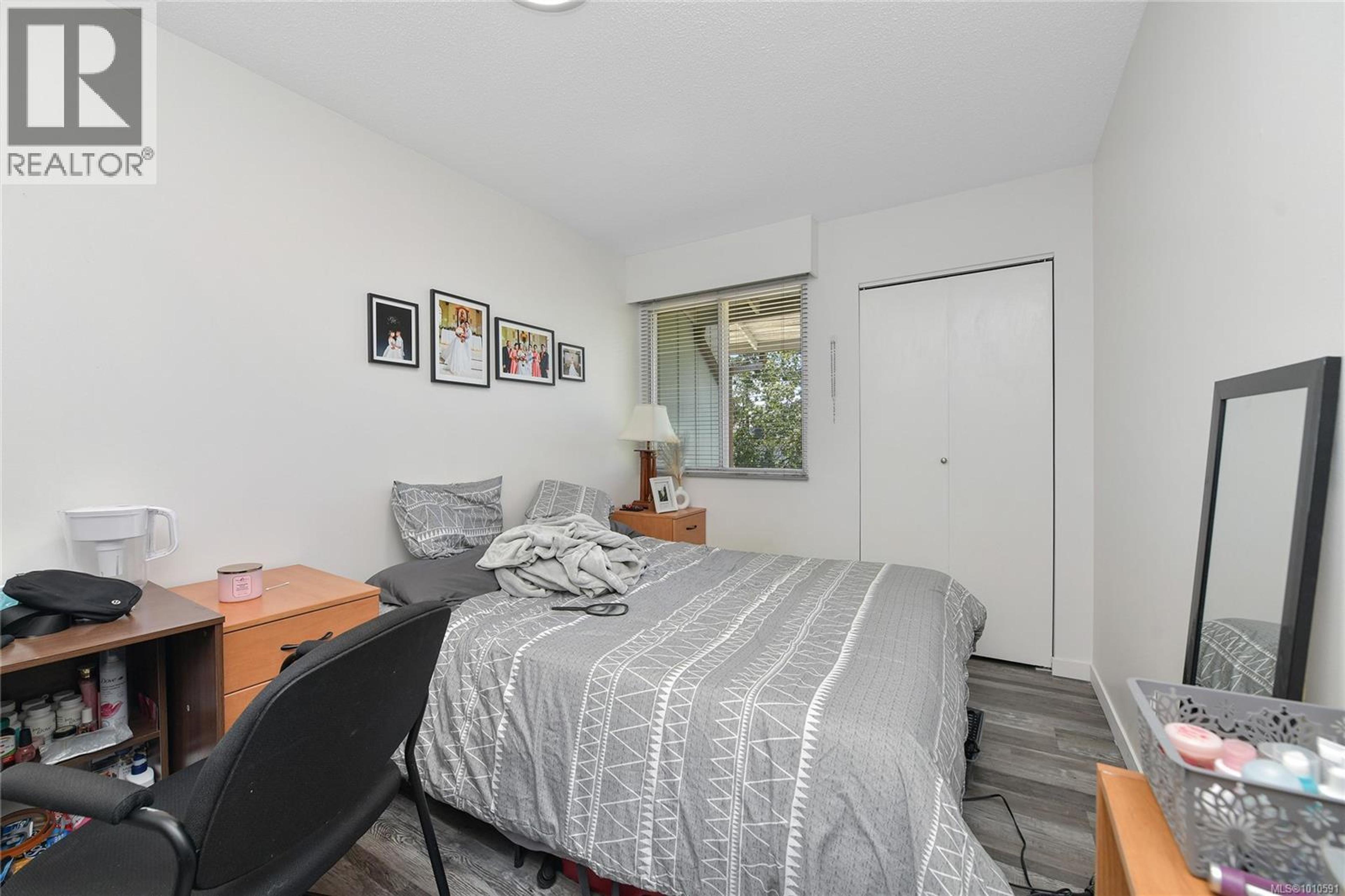 #12 3987 GORDON HEAD RD - Image 12