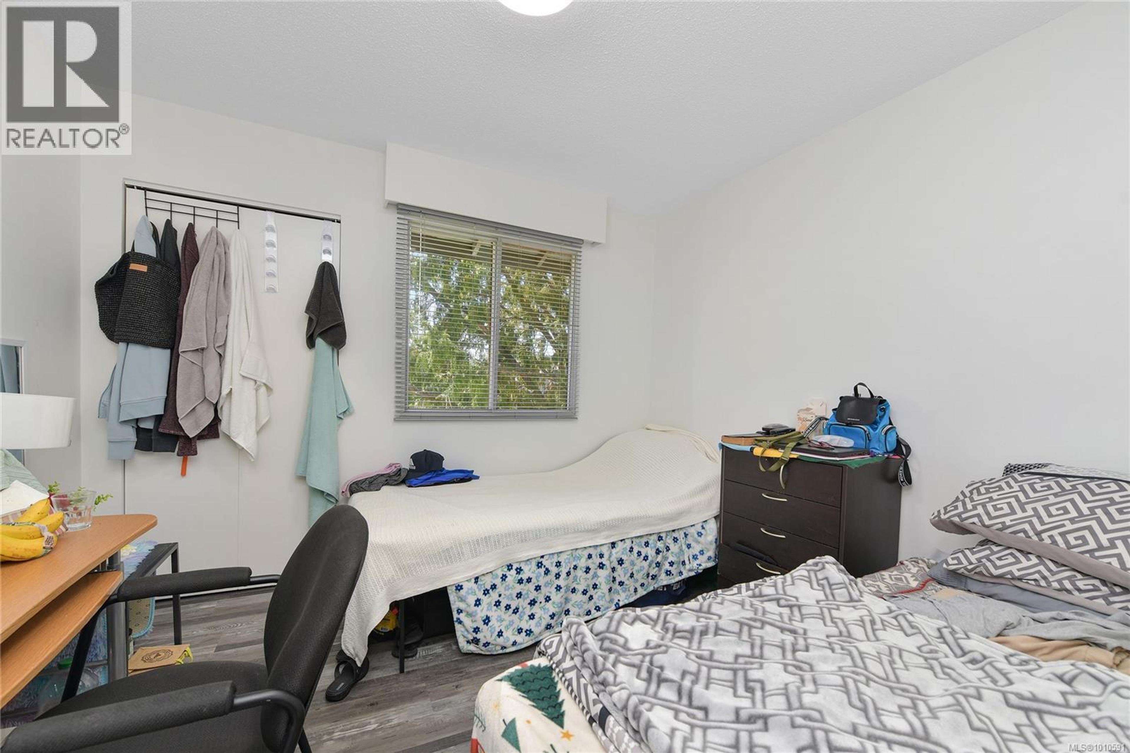#12 3987 GORDON HEAD RD - Image 13