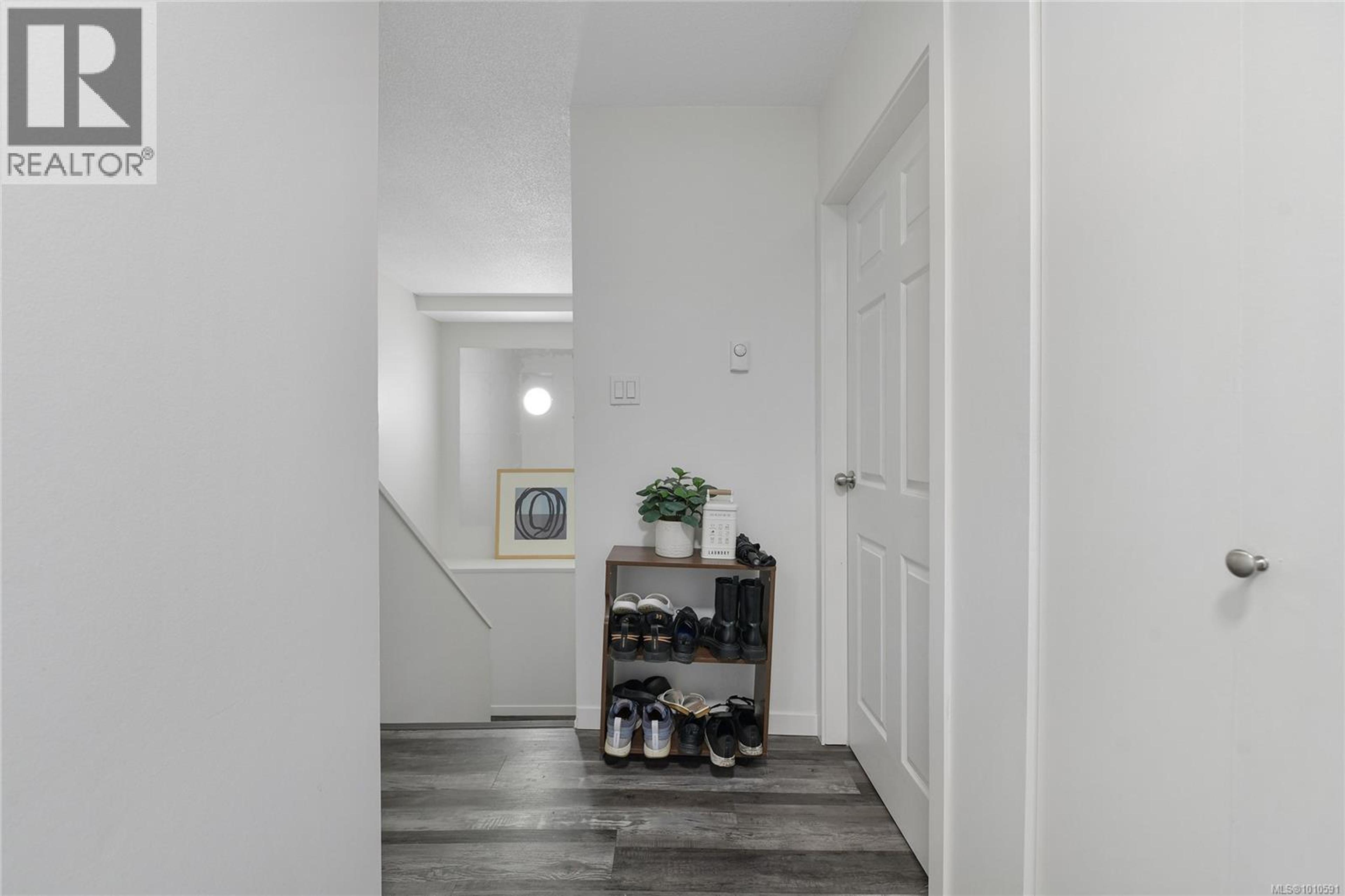 #12 3987 GORDON HEAD RD - Image 14