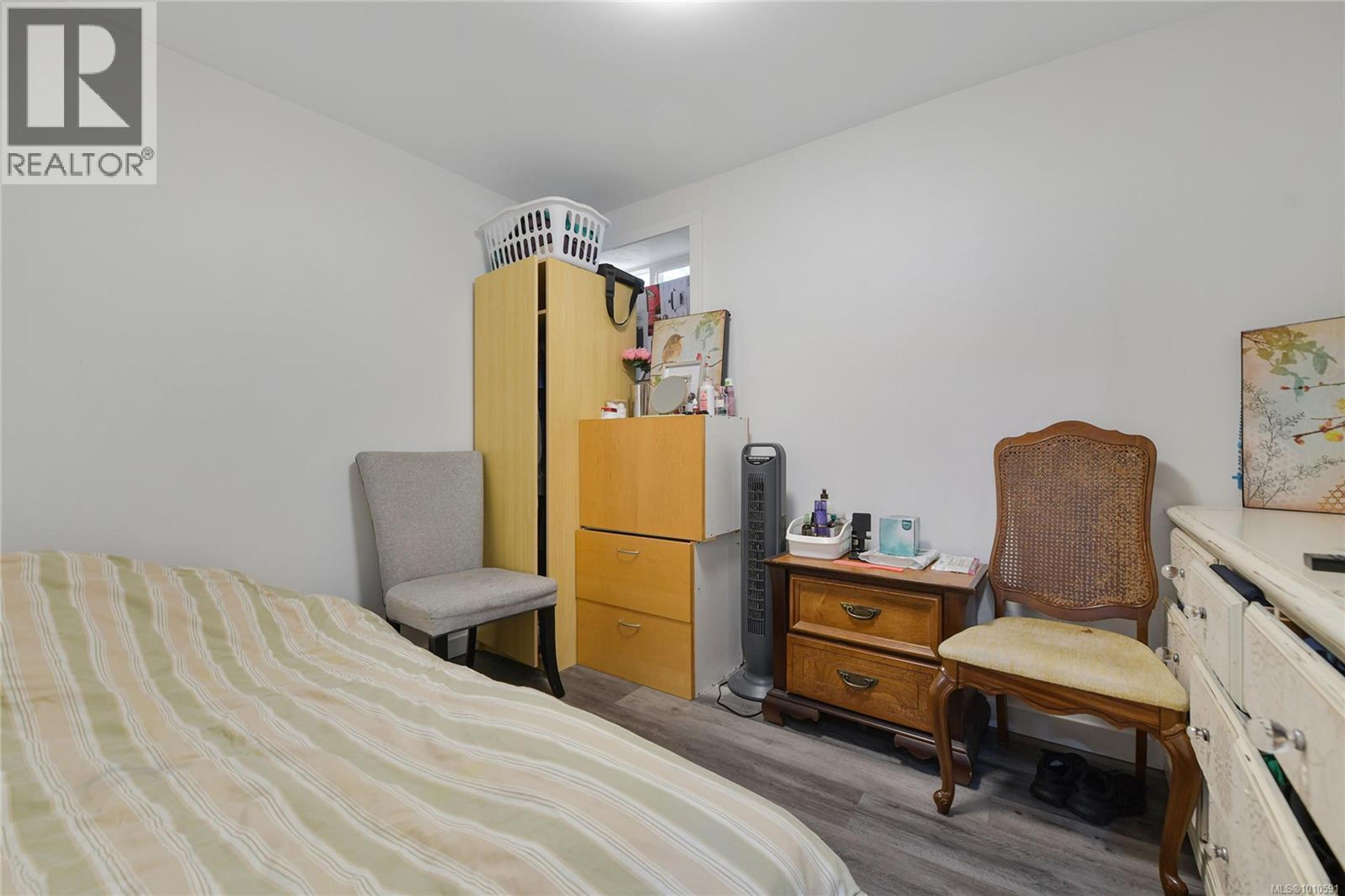 #12 3987 GORDON HEAD RD - Image 23