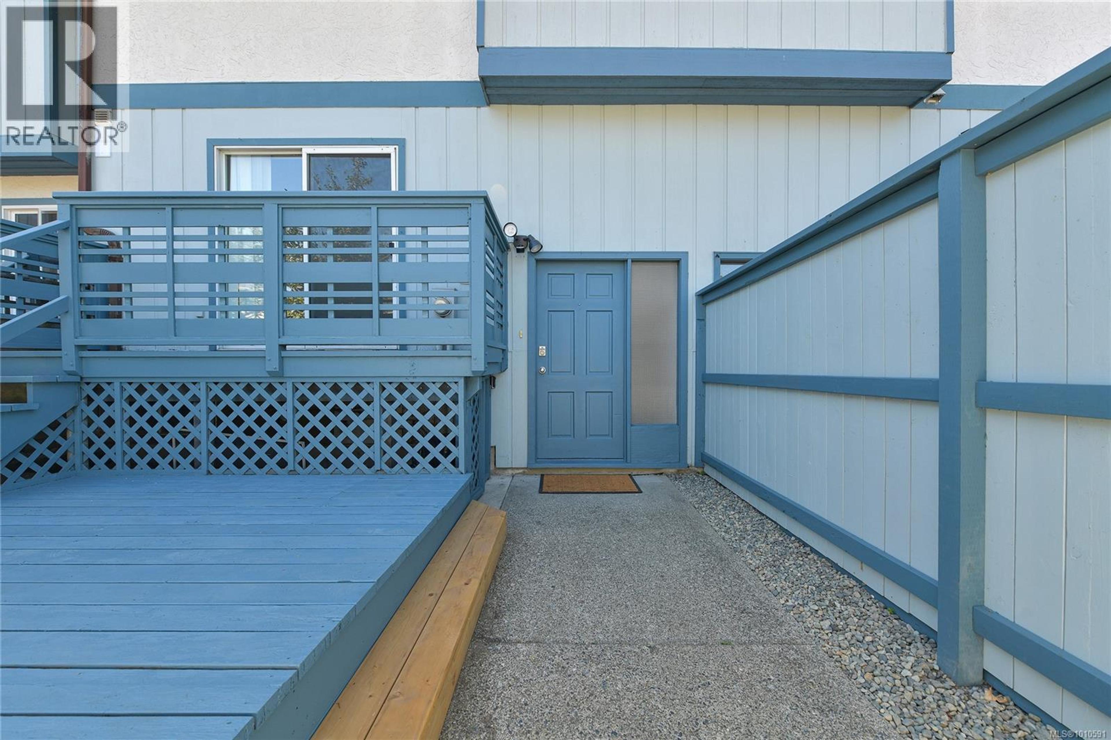 #12 3987 GORDON HEAD RD - Image 4