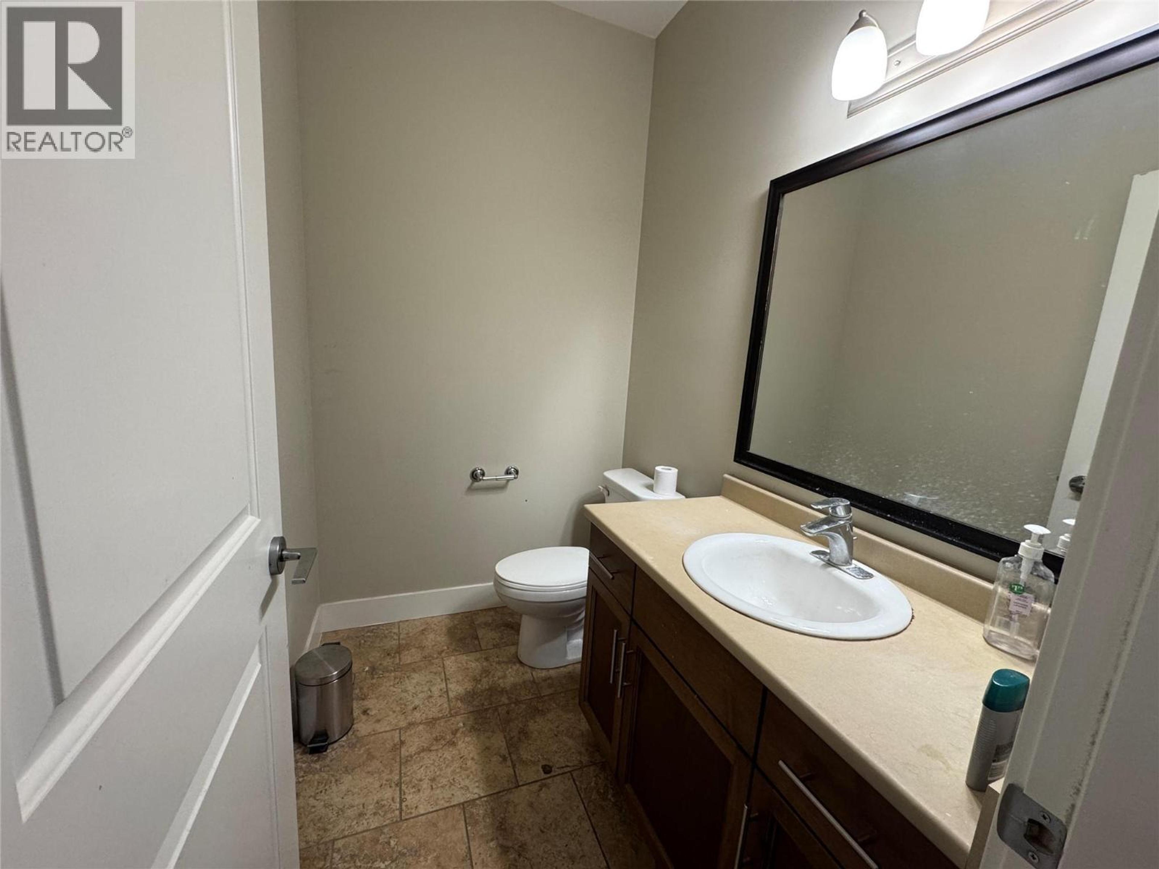 #302 1701 MENZIES STREET - Image 8