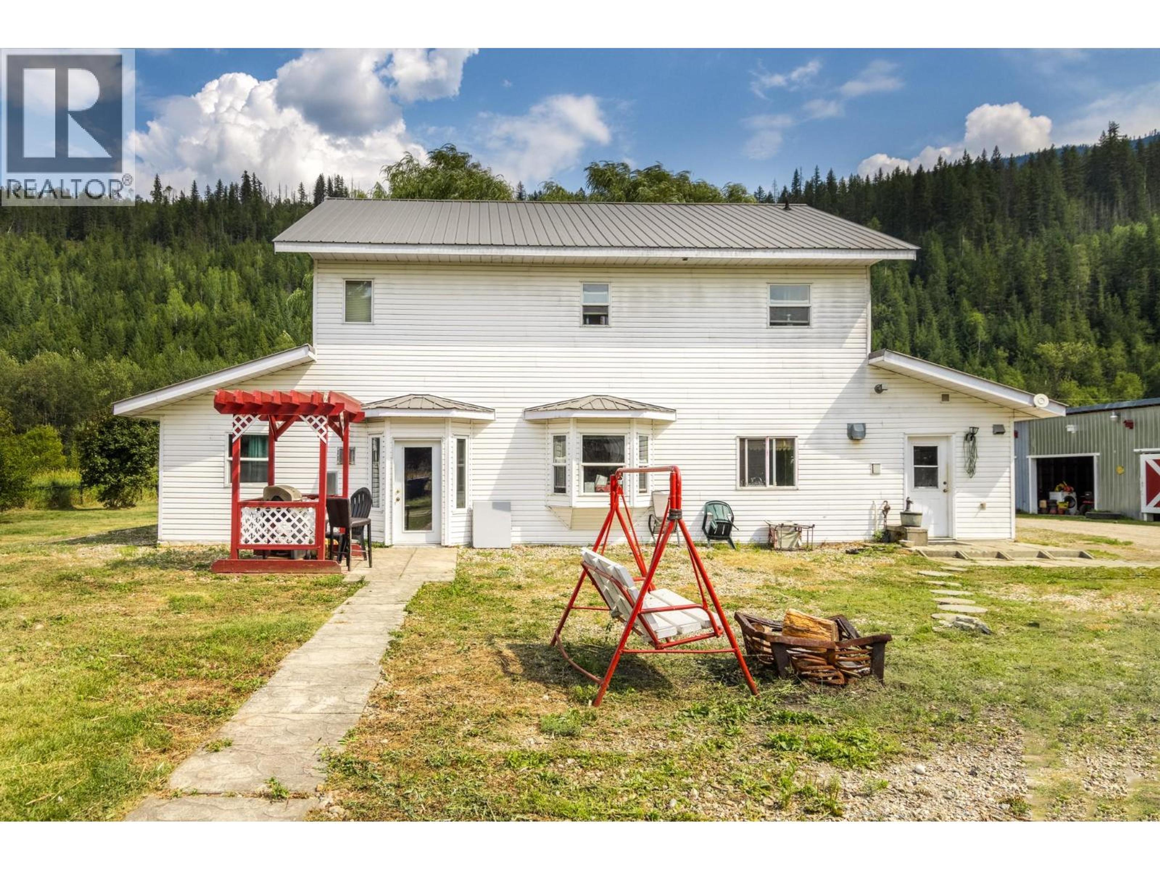 3695 MALAKWA LOOP ROAD - Image 2