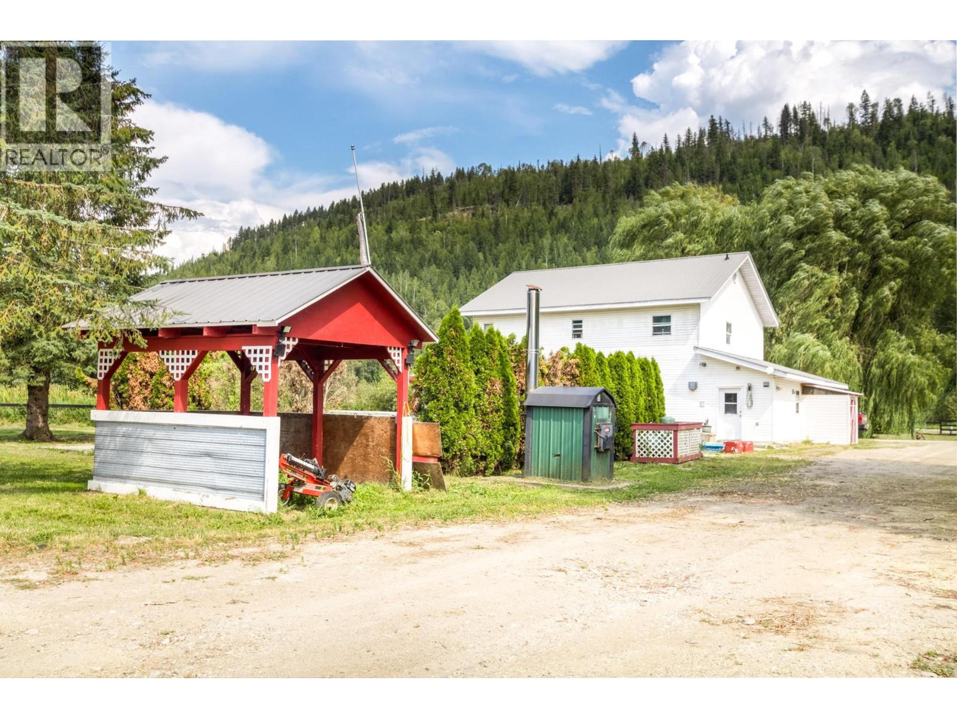 3695 MALAKWA LOOP ROAD - Image 26