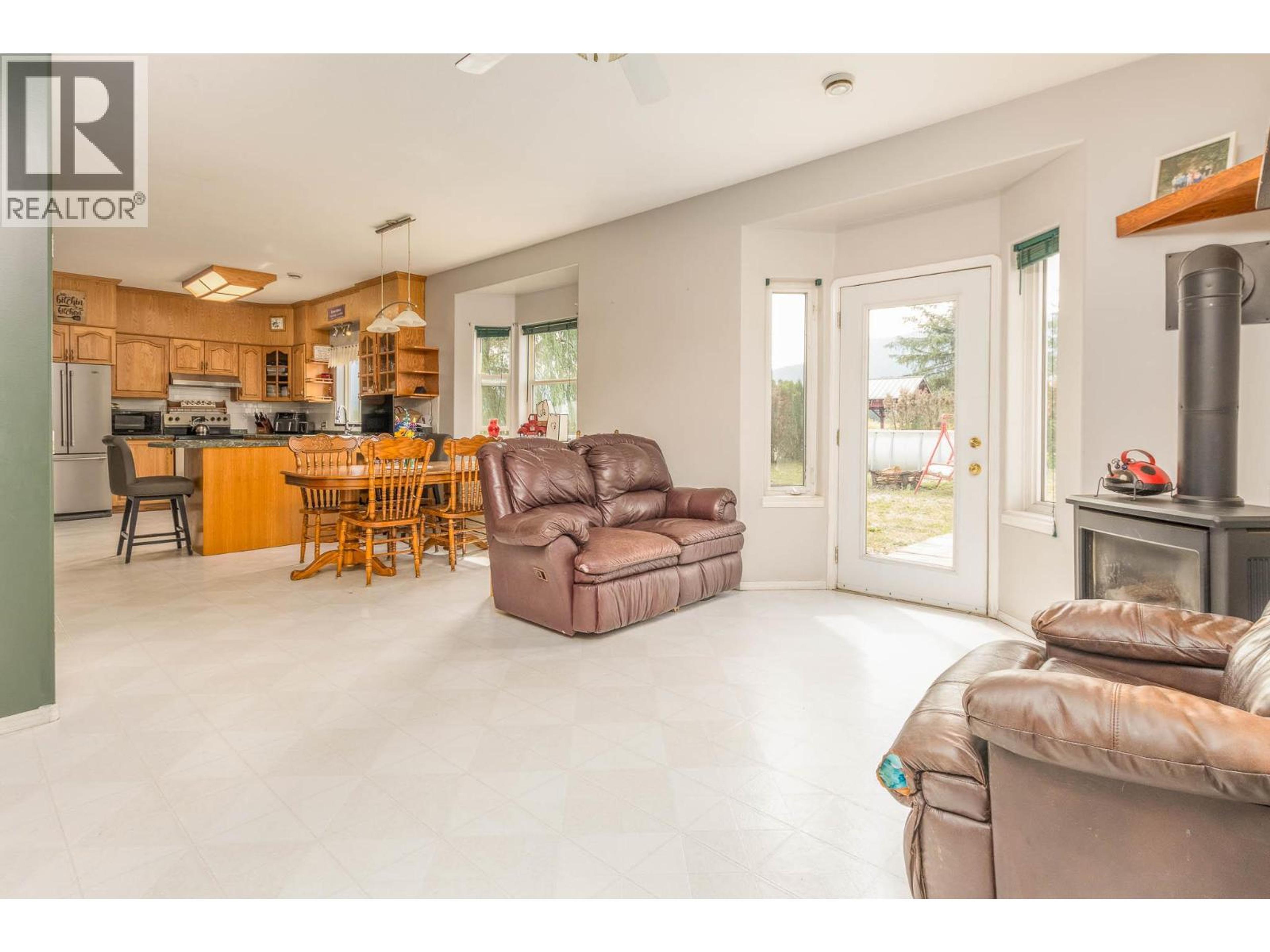 3695 MALAKWA LOOP ROAD - Image 6