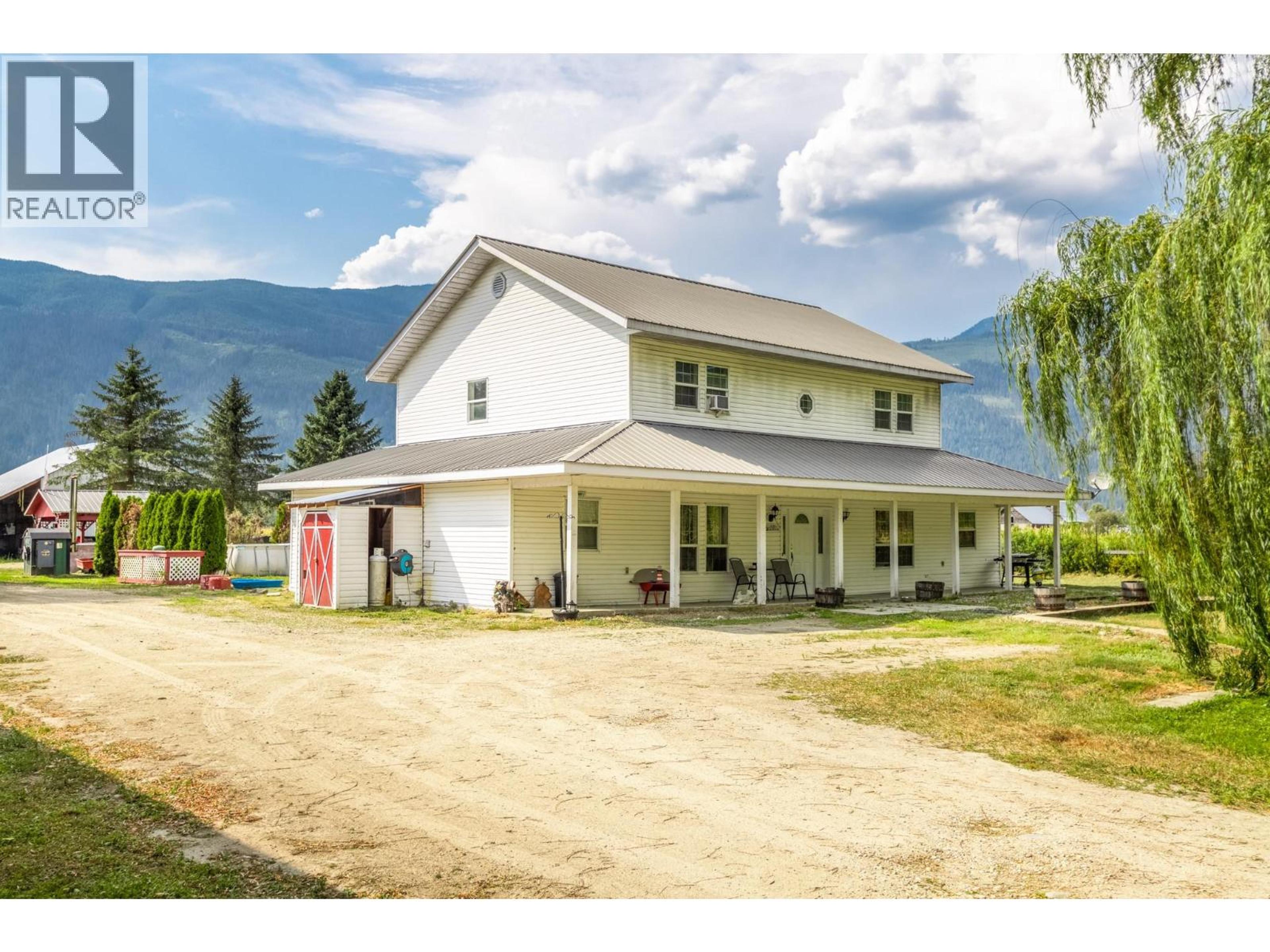 3695 MALAKWA LOOP ROAD - Image 1