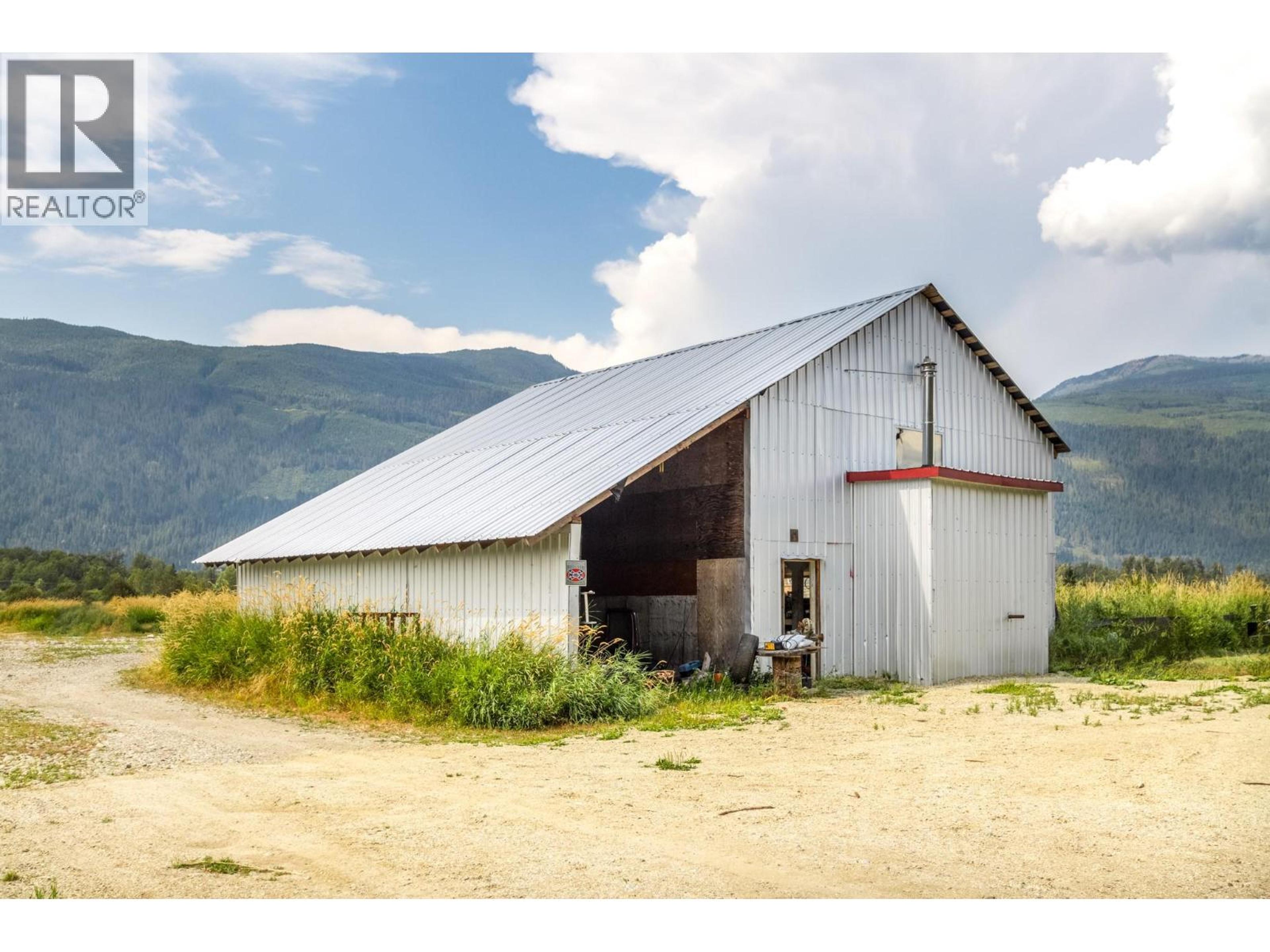 3695 MALAKWA LOOP ROAD - Image 29