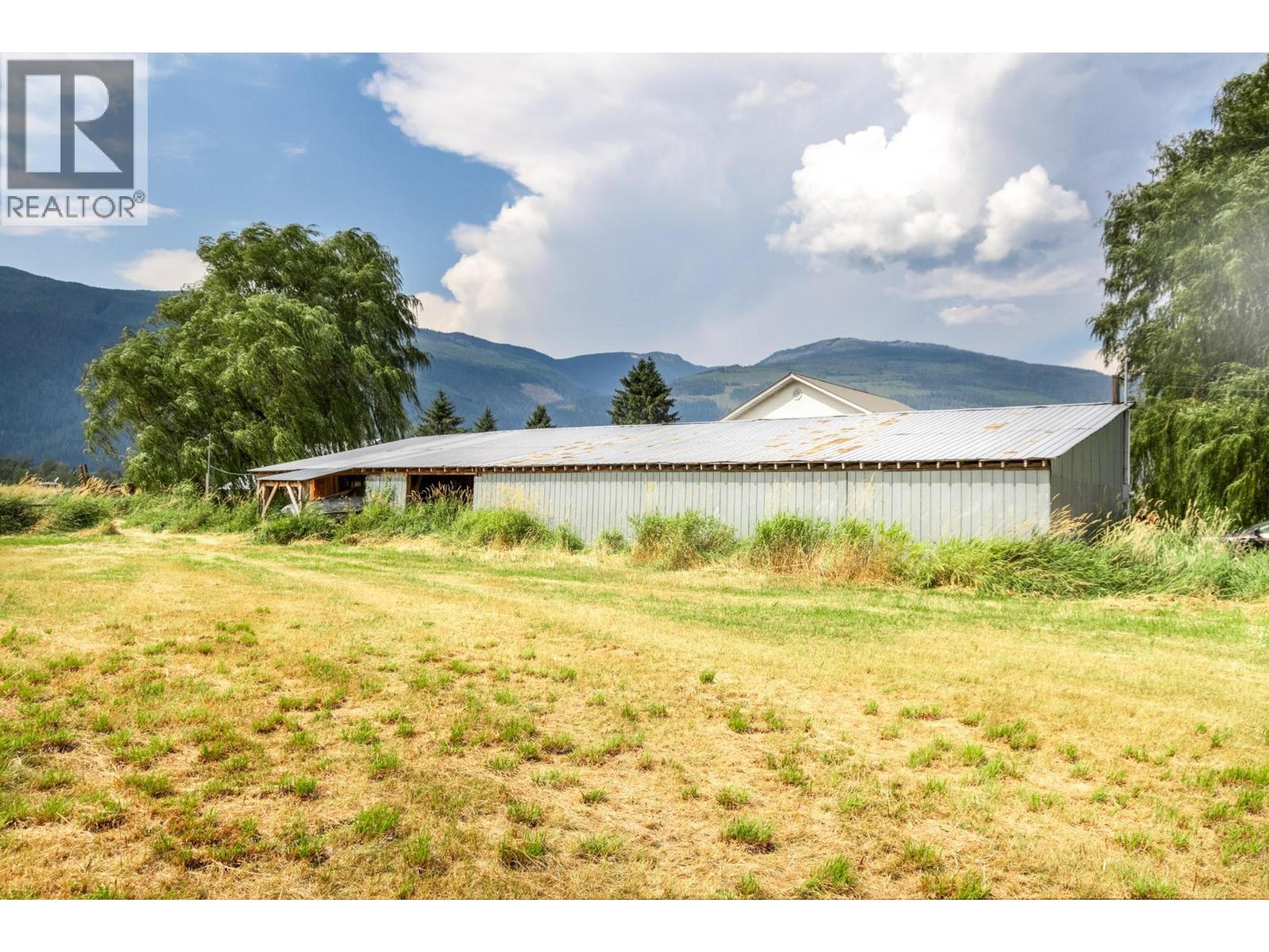 3695 MALAKWA LOOP ROAD - Image 31