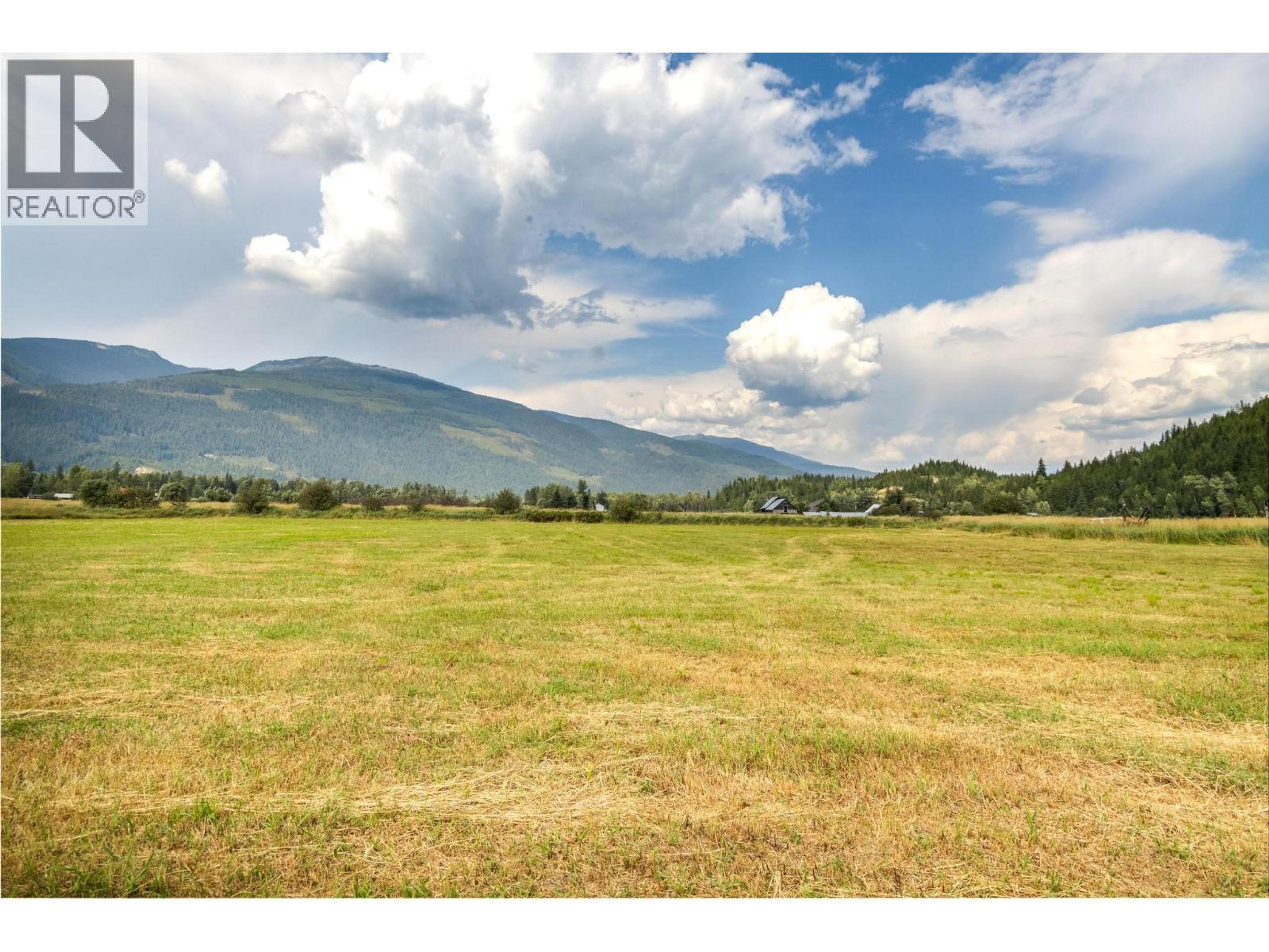 3695 MALAKWA LOOP ROAD - Image 34