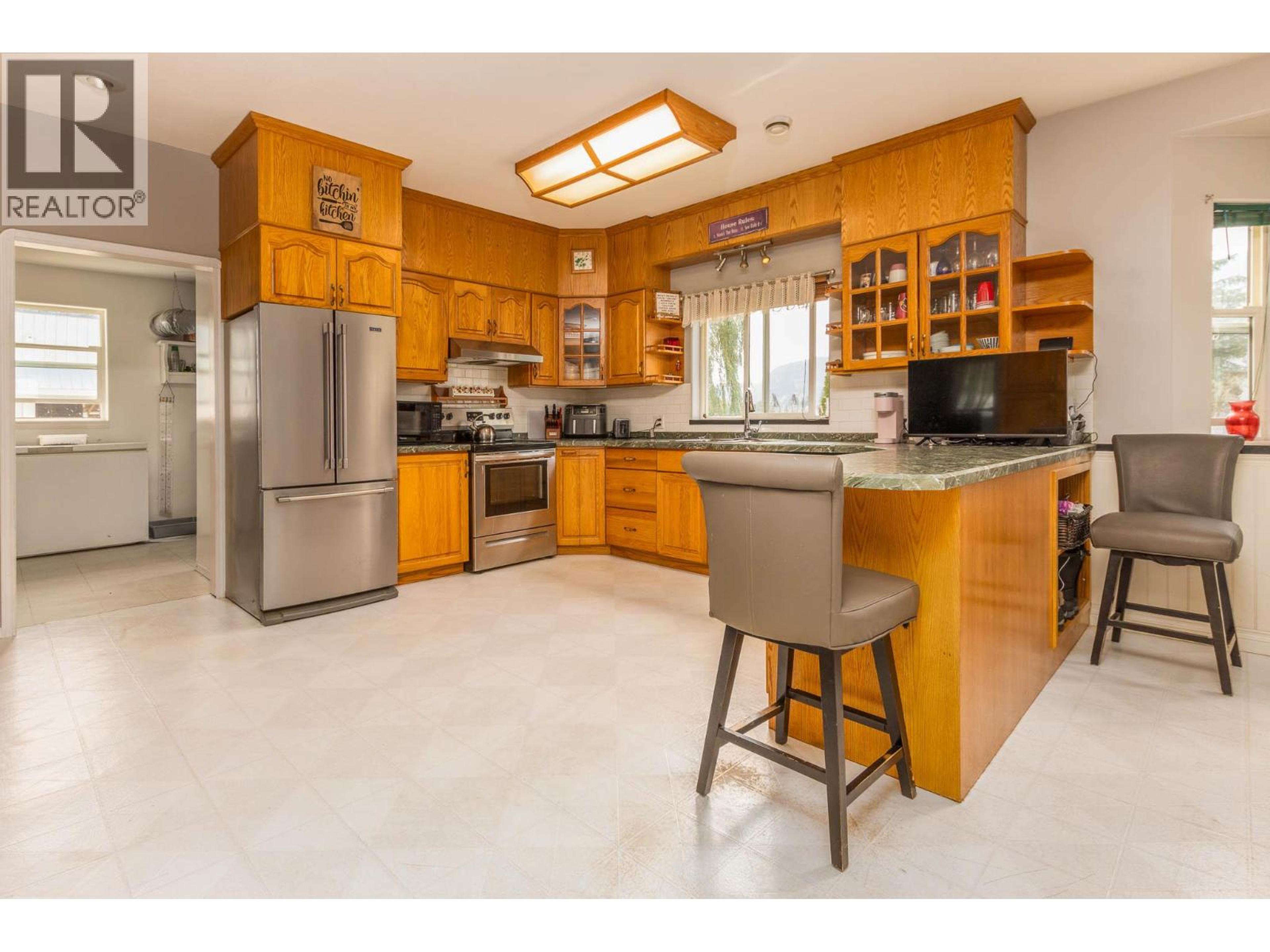 3695 MALAKWA LOOP ROAD - Image 11