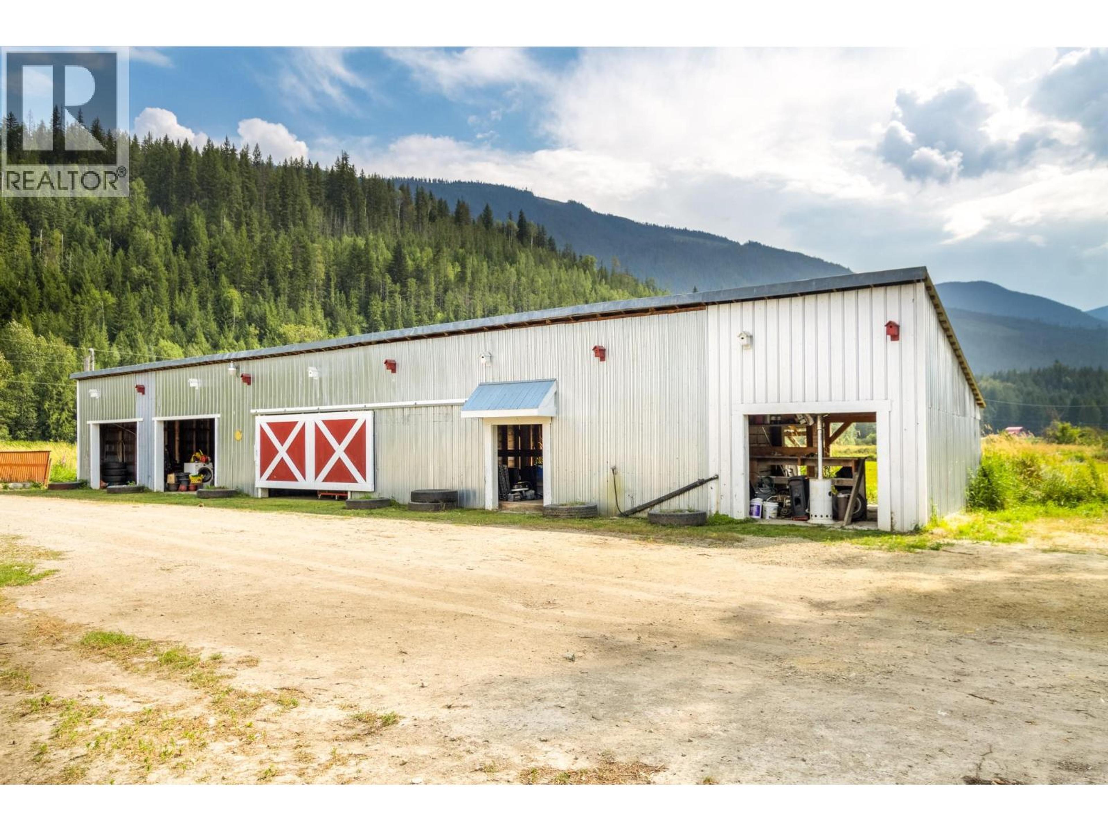 3695 MALAKWA LOOP ROAD - Image 30