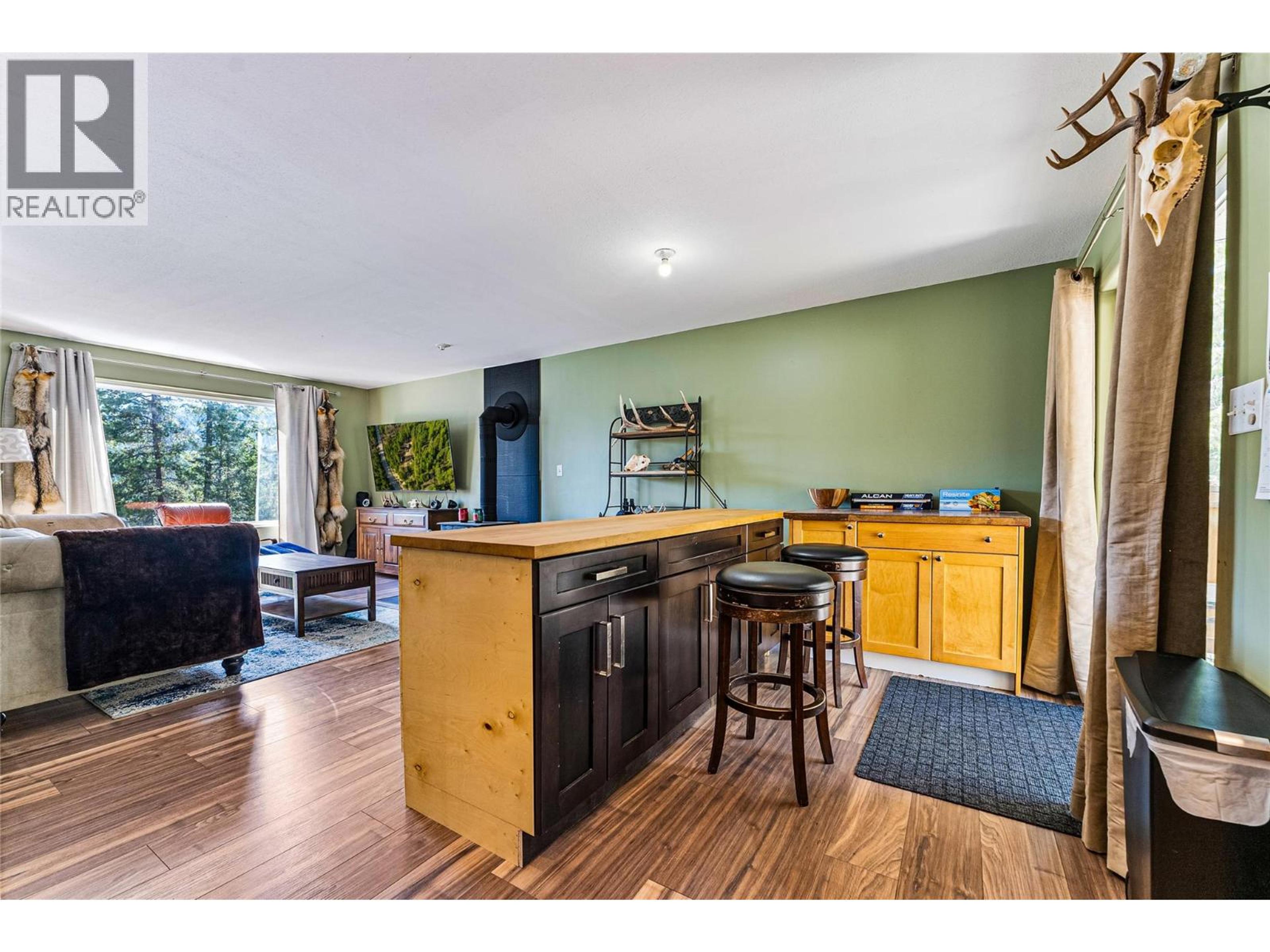4350 33 HIGHWAY - Image 11