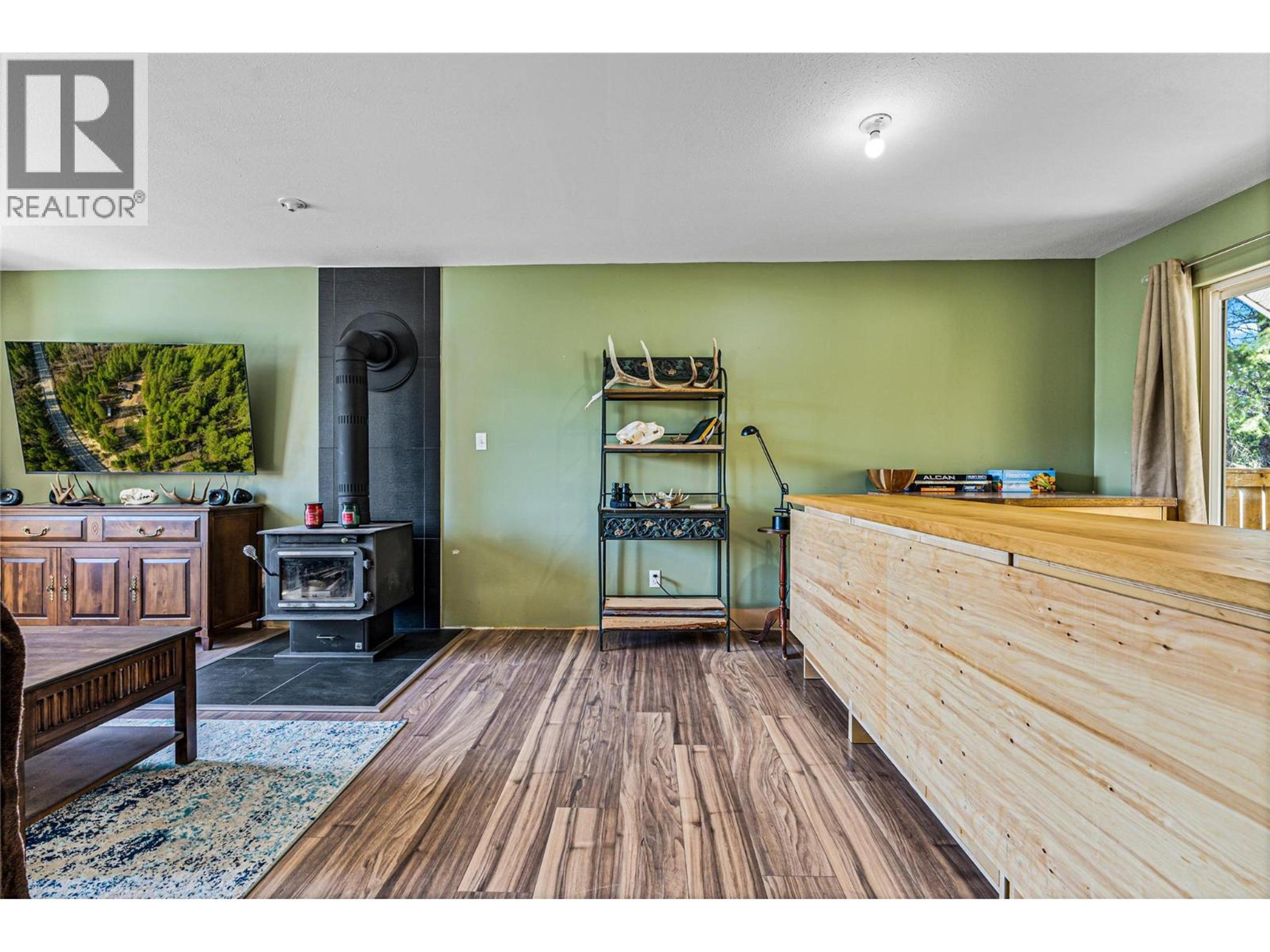 4350 33 HIGHWAY - Image 14