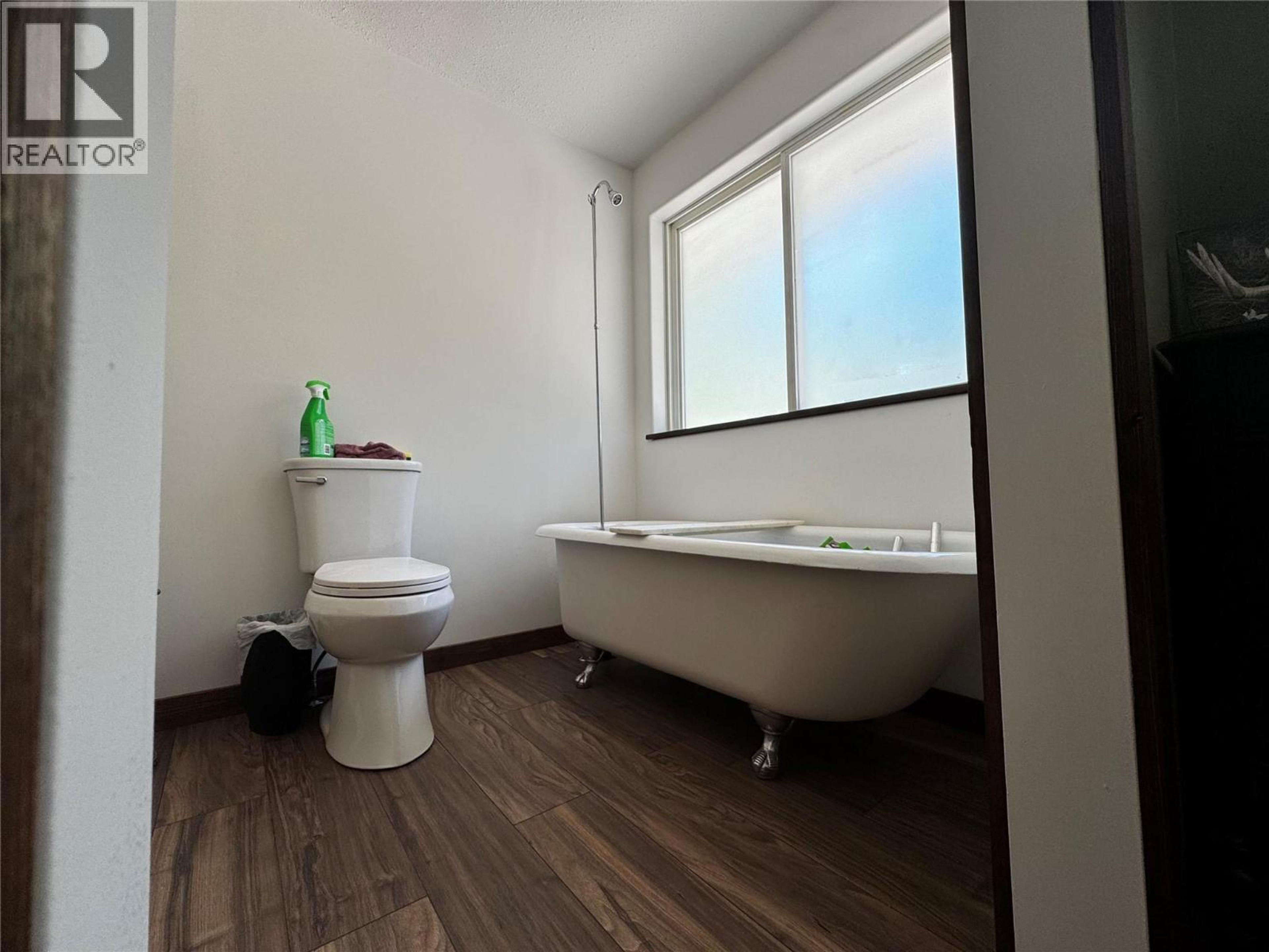 4350 33 HIGHWAY - Image 20