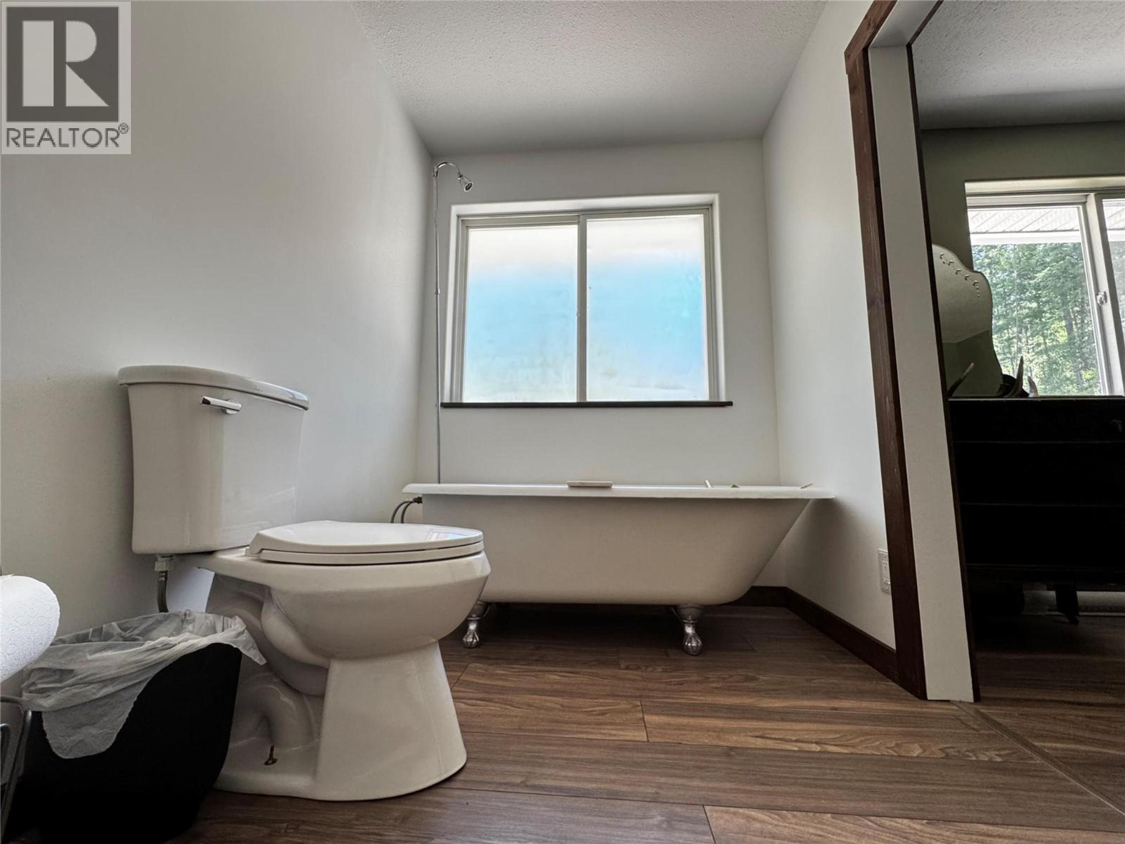 4350 33 HIGHWAY - Image 21