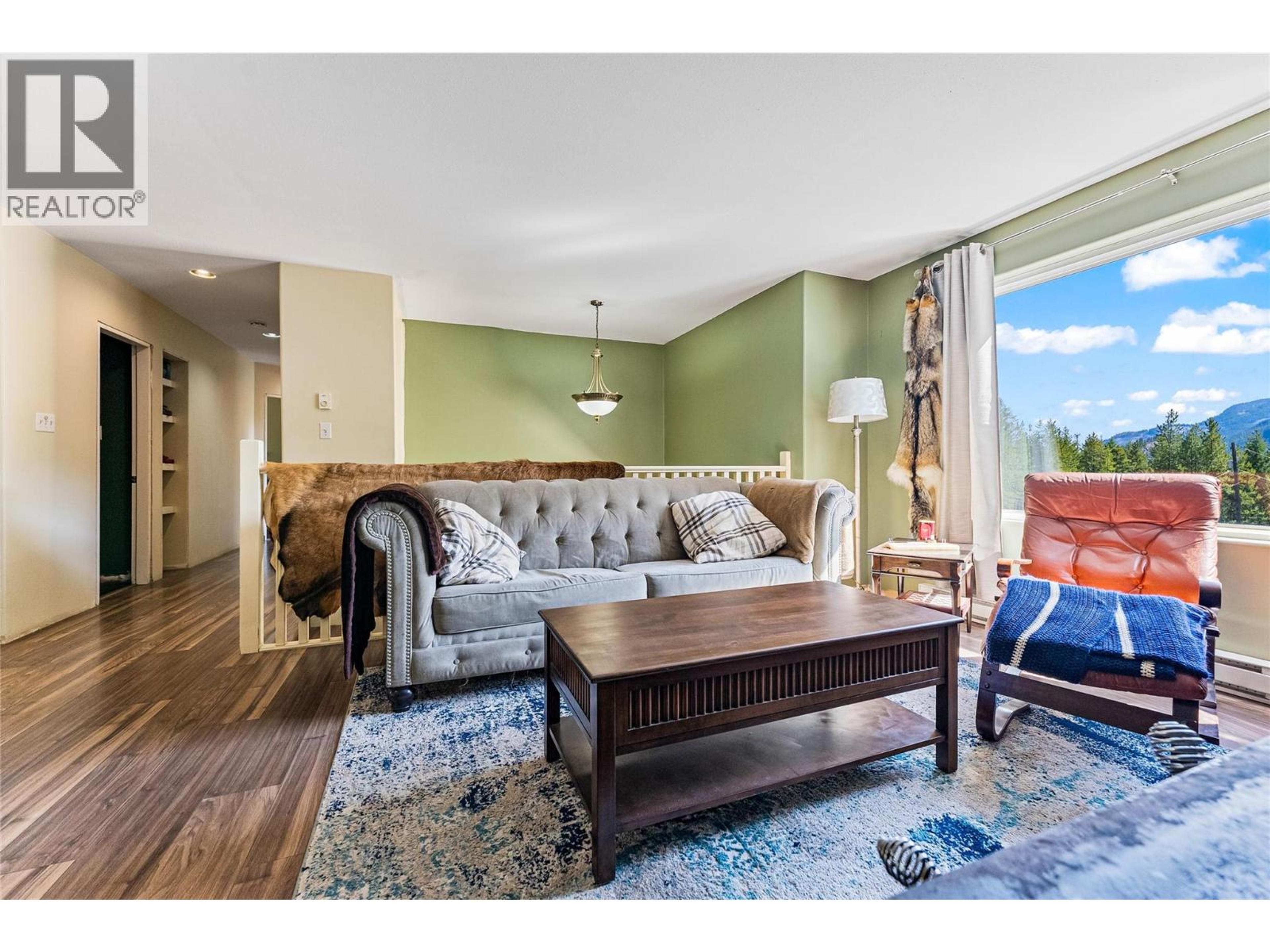 4350 33 HIGHWAY - Image 8