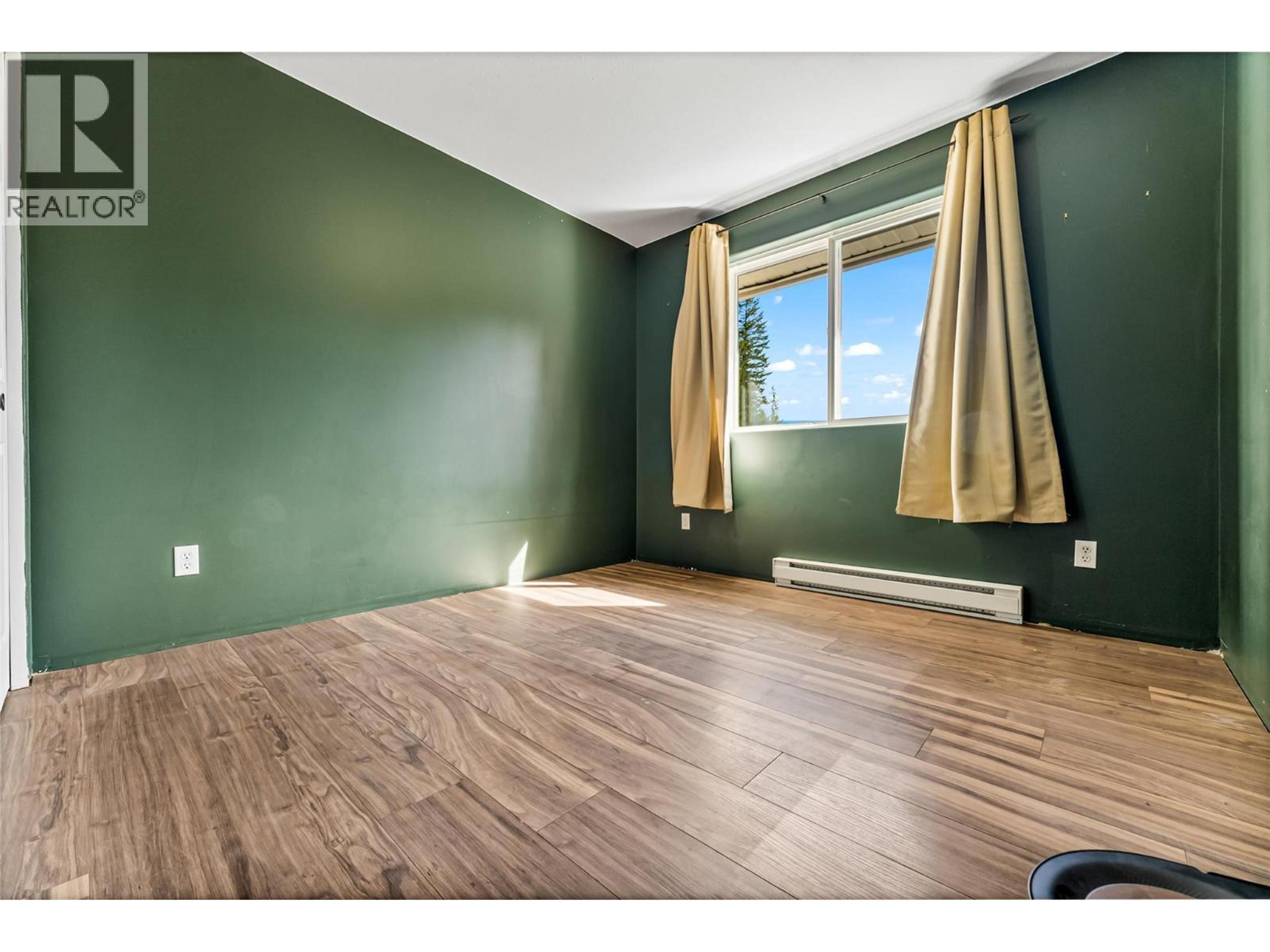 4350 33 HIGHWAY - Image 23