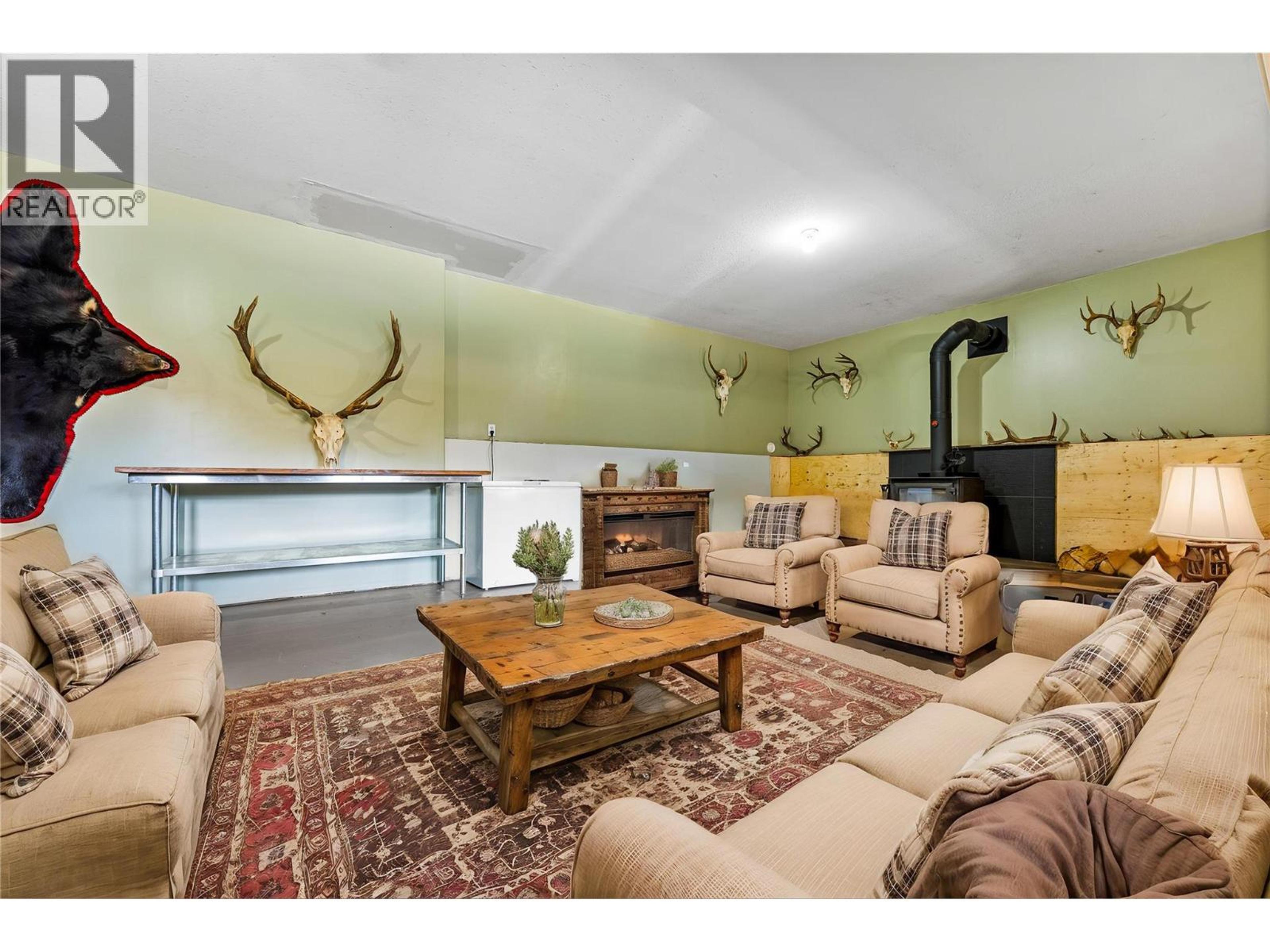 4350 33 HIGHWAY - Image 37