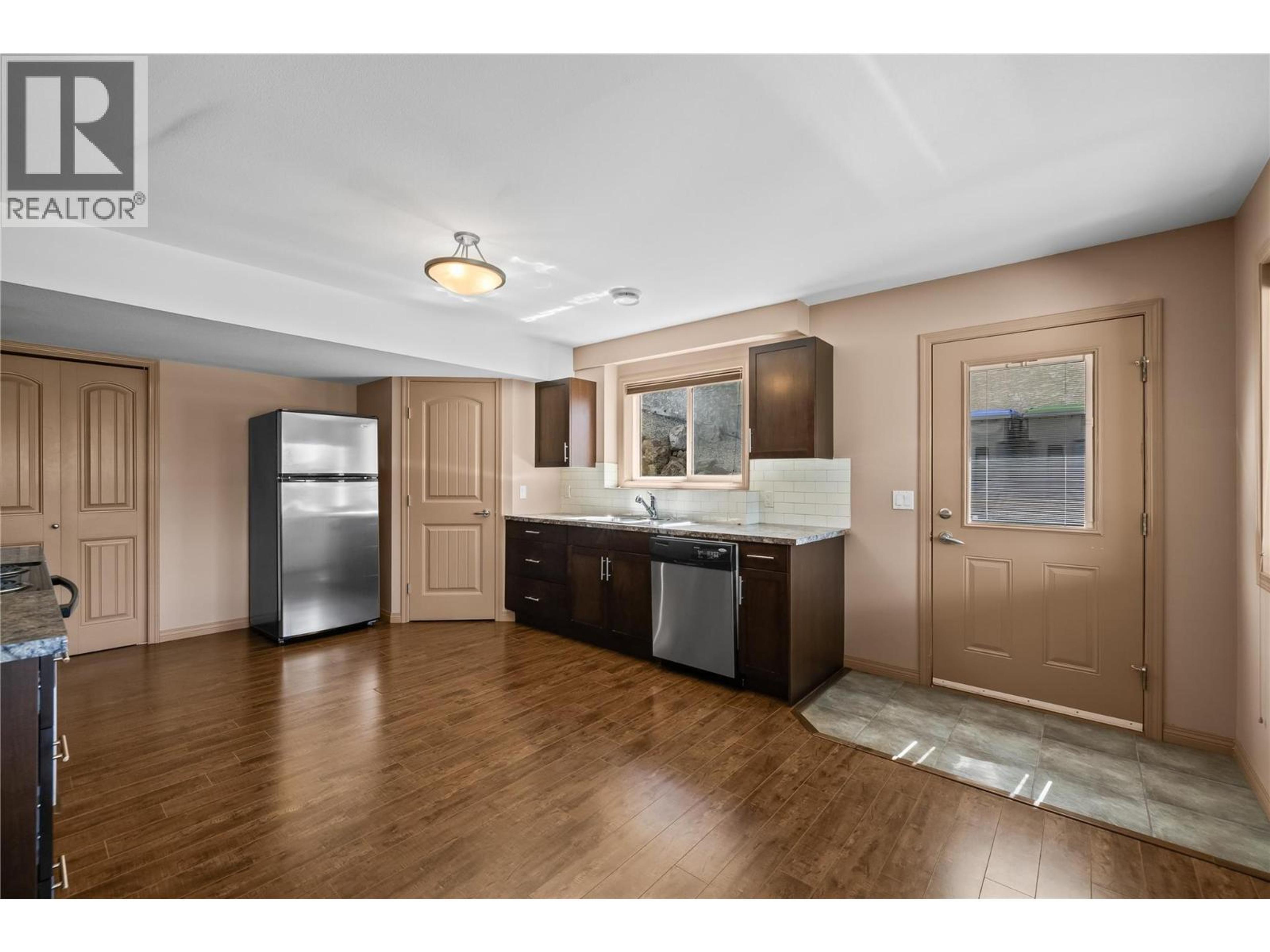 1656 MERLOT DRIVE - Image 29