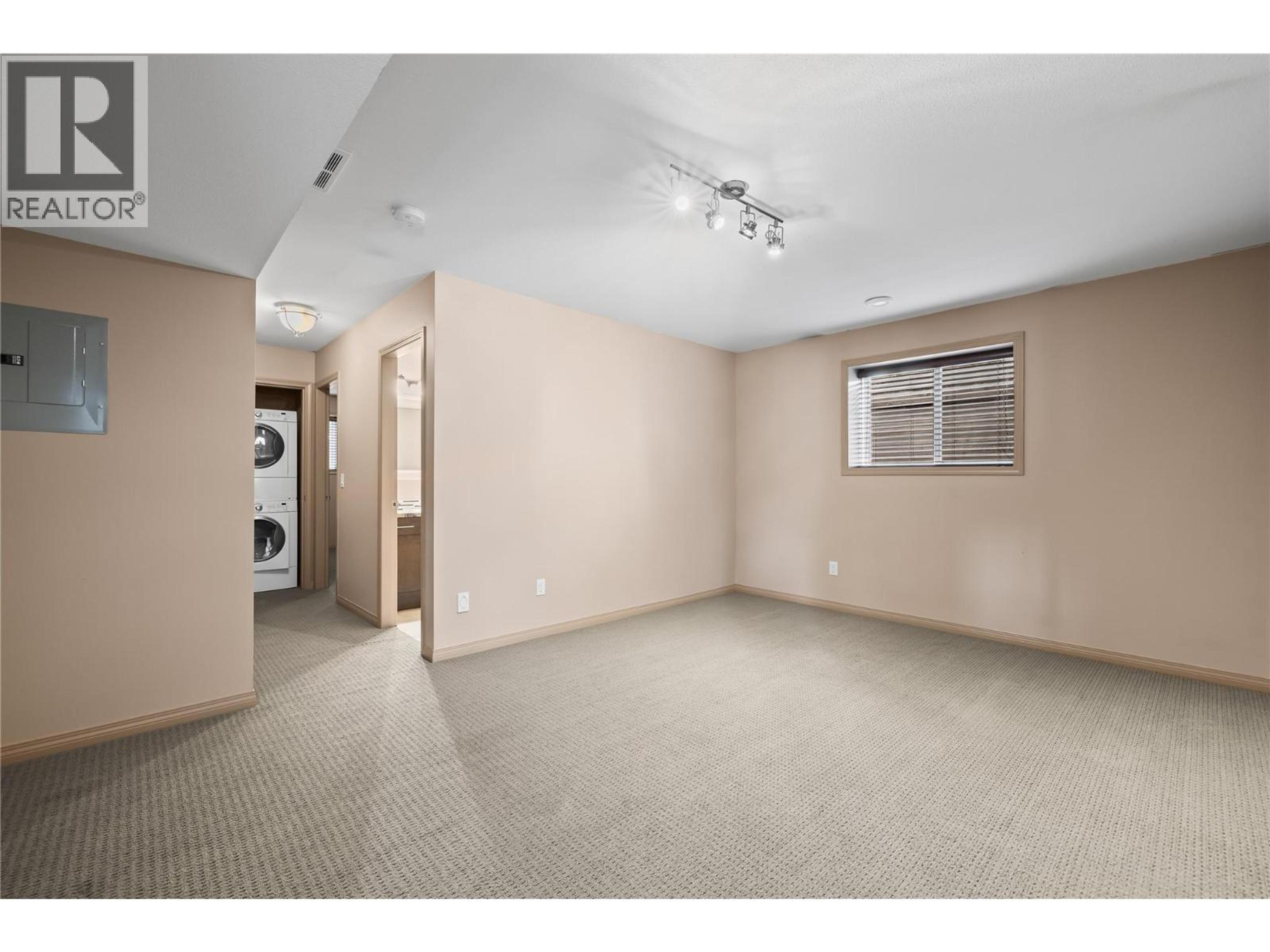 1656 MERLOT DRIVE - Image 32