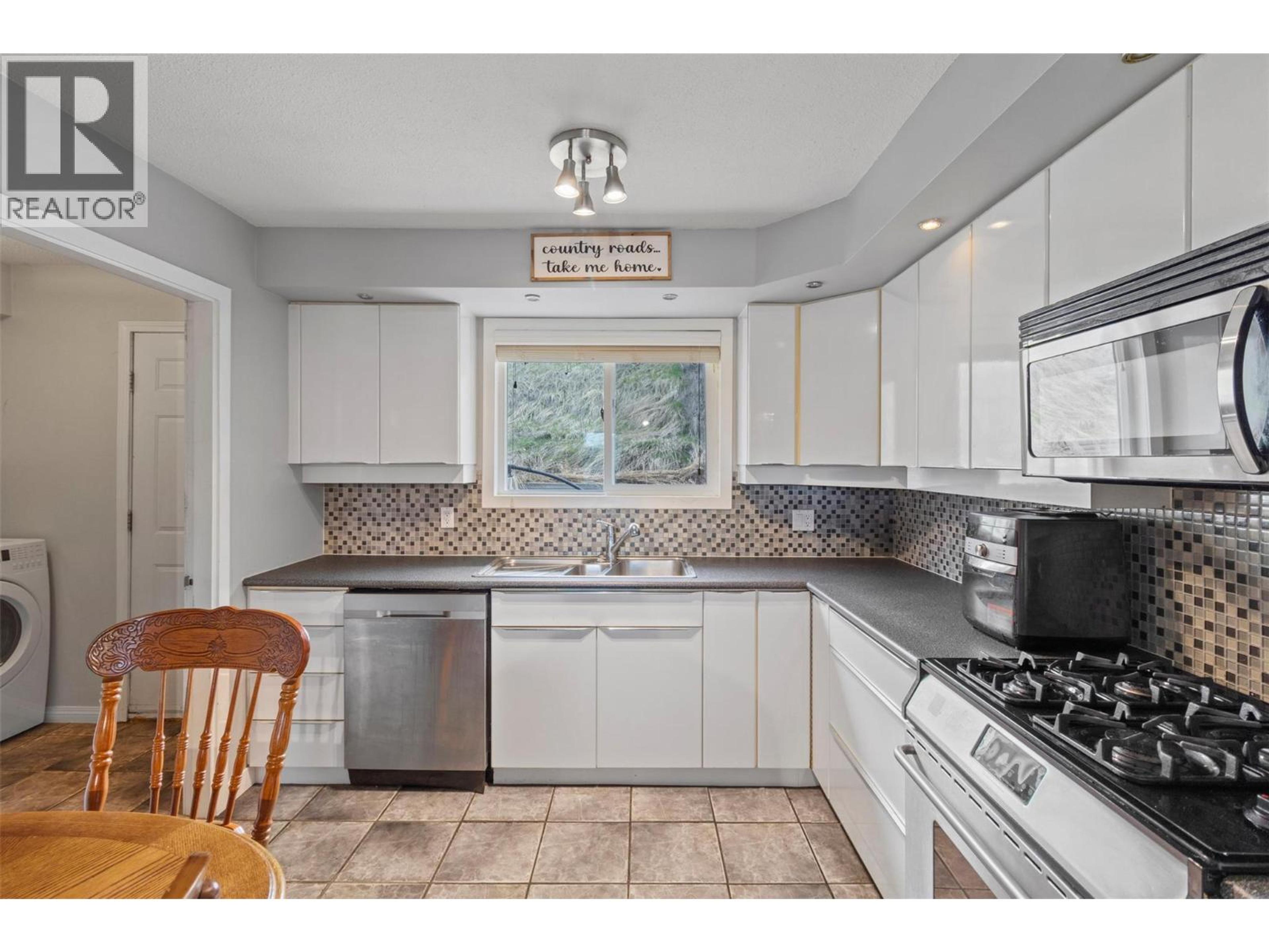 865 MCQUEEN DRIVE - Image 6
