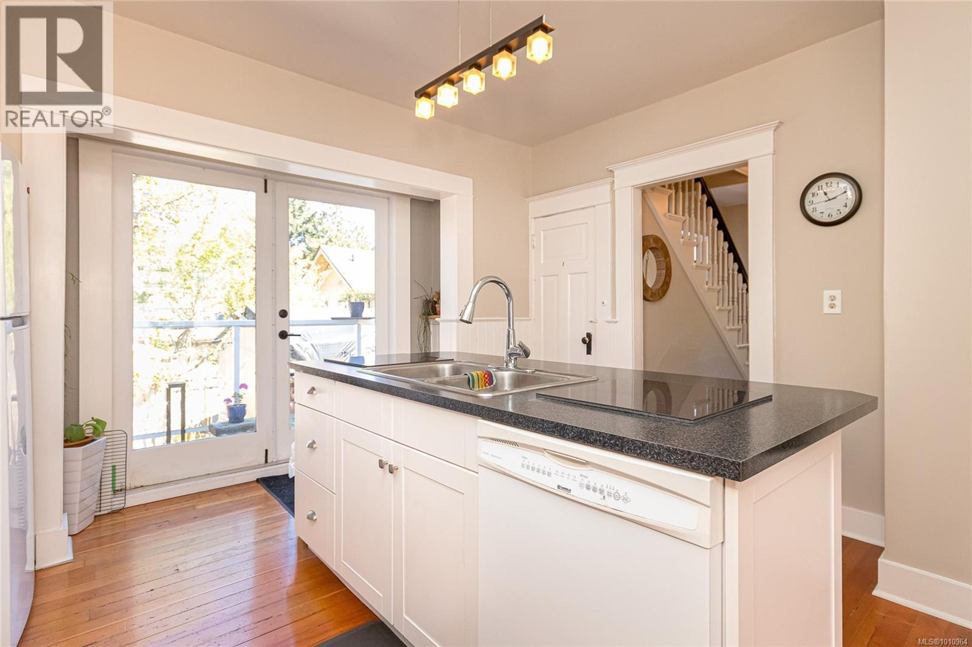 3840 SAVANNAH AVE - Image 10