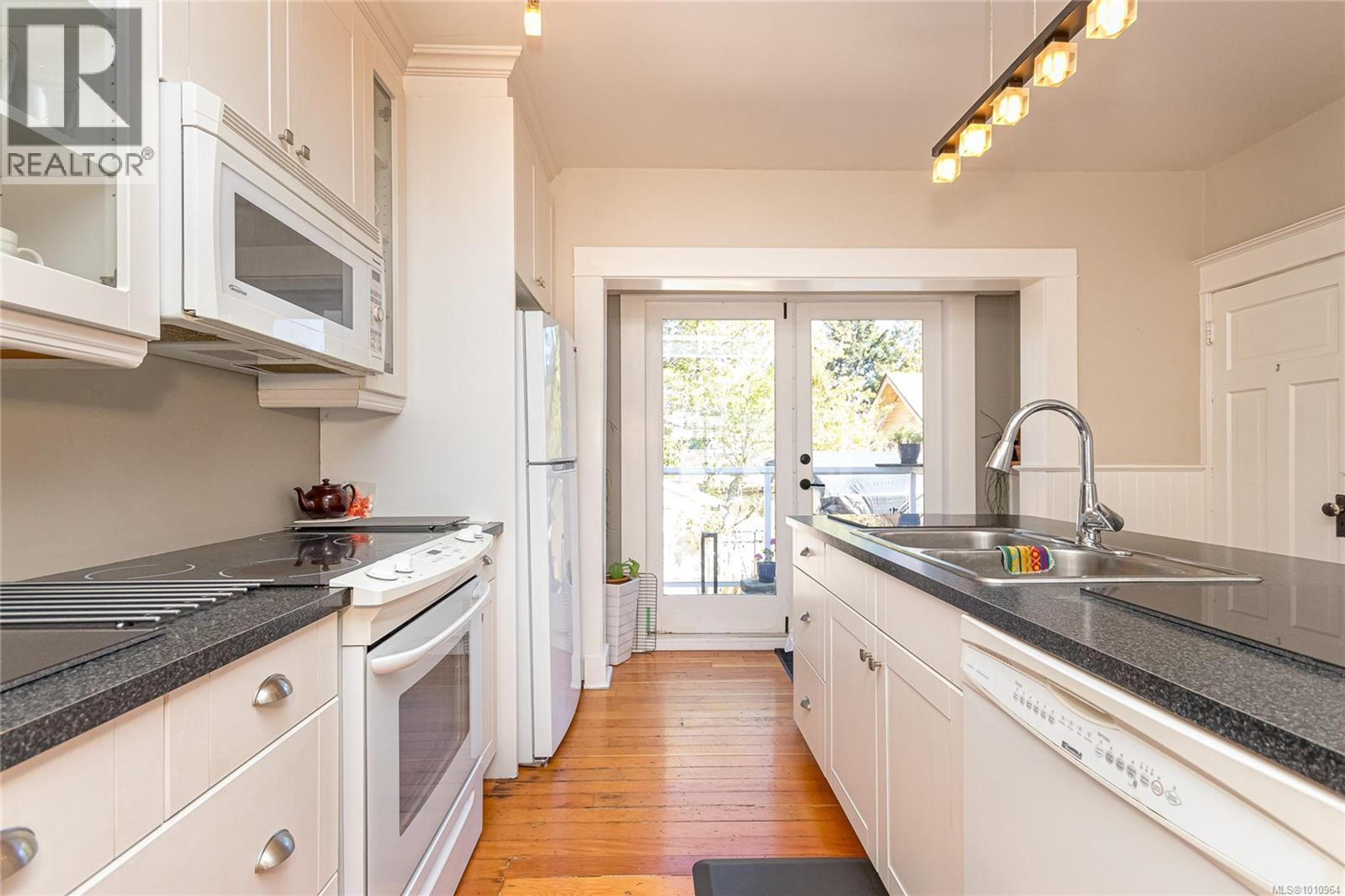 3840 SAVANNAH AVE - Image 9