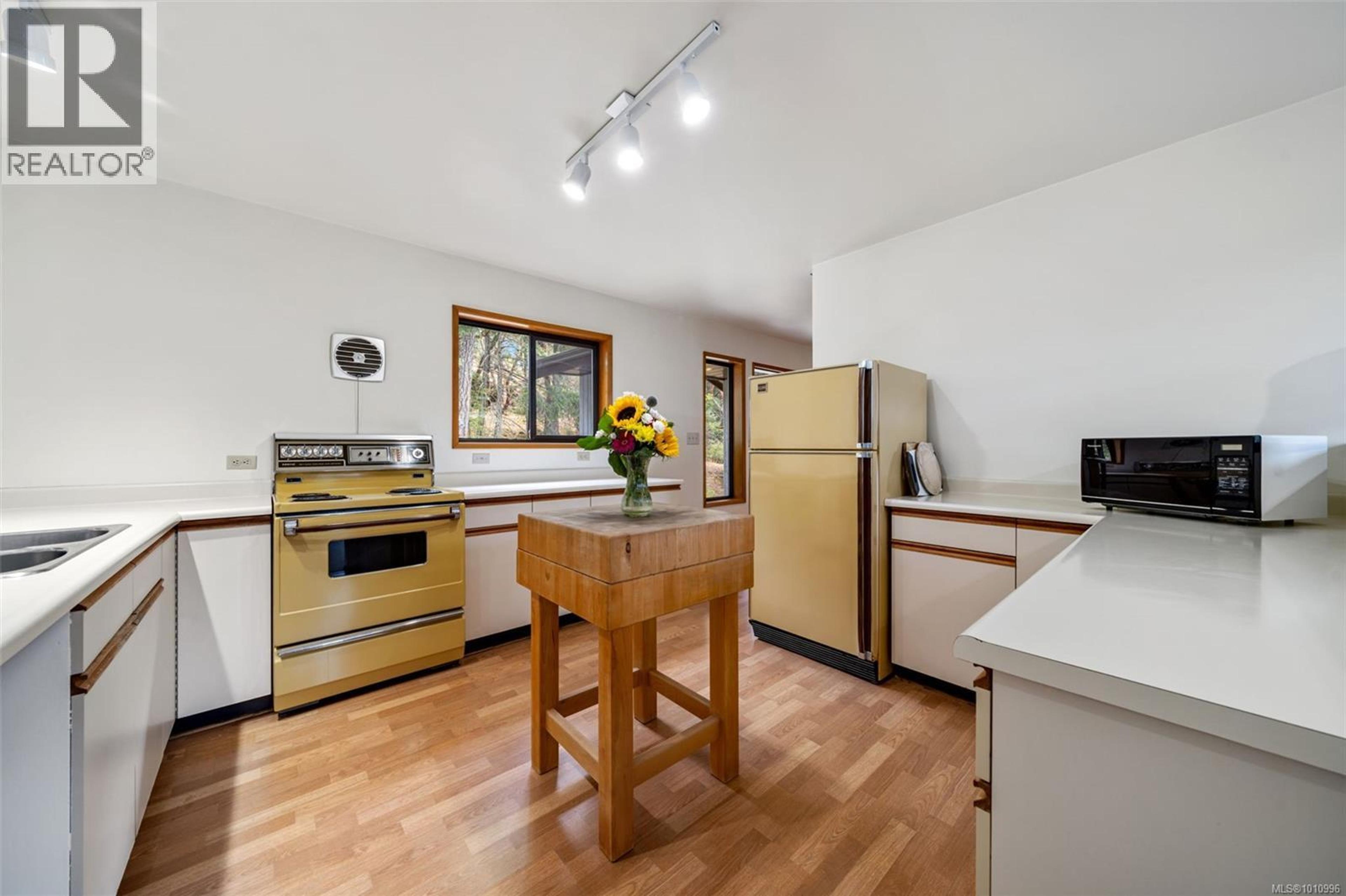 1618 DAVIES RD - Image 12