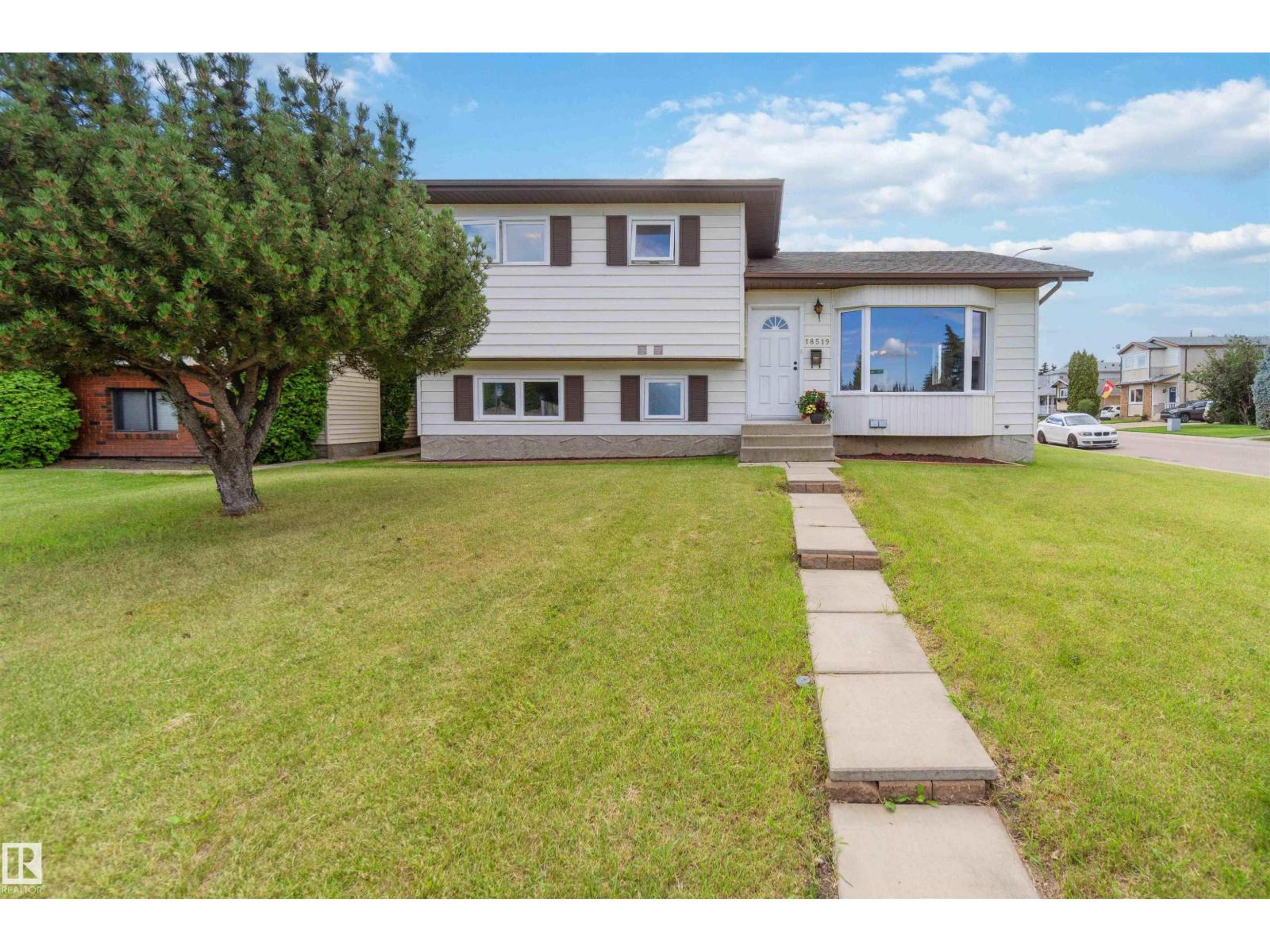 18519 57 AV NW - Image 1
