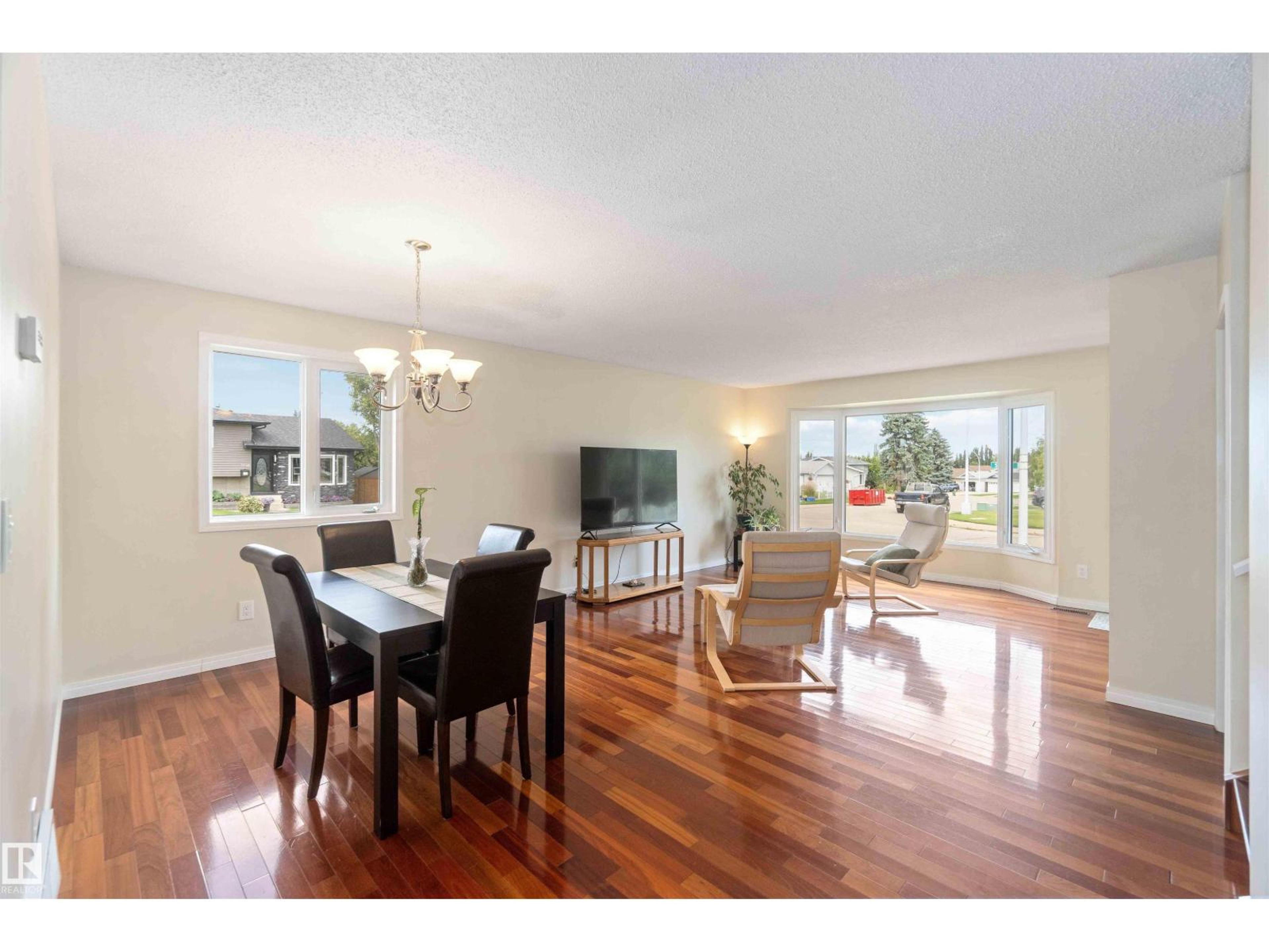 18519 57 AV NW - Image 11