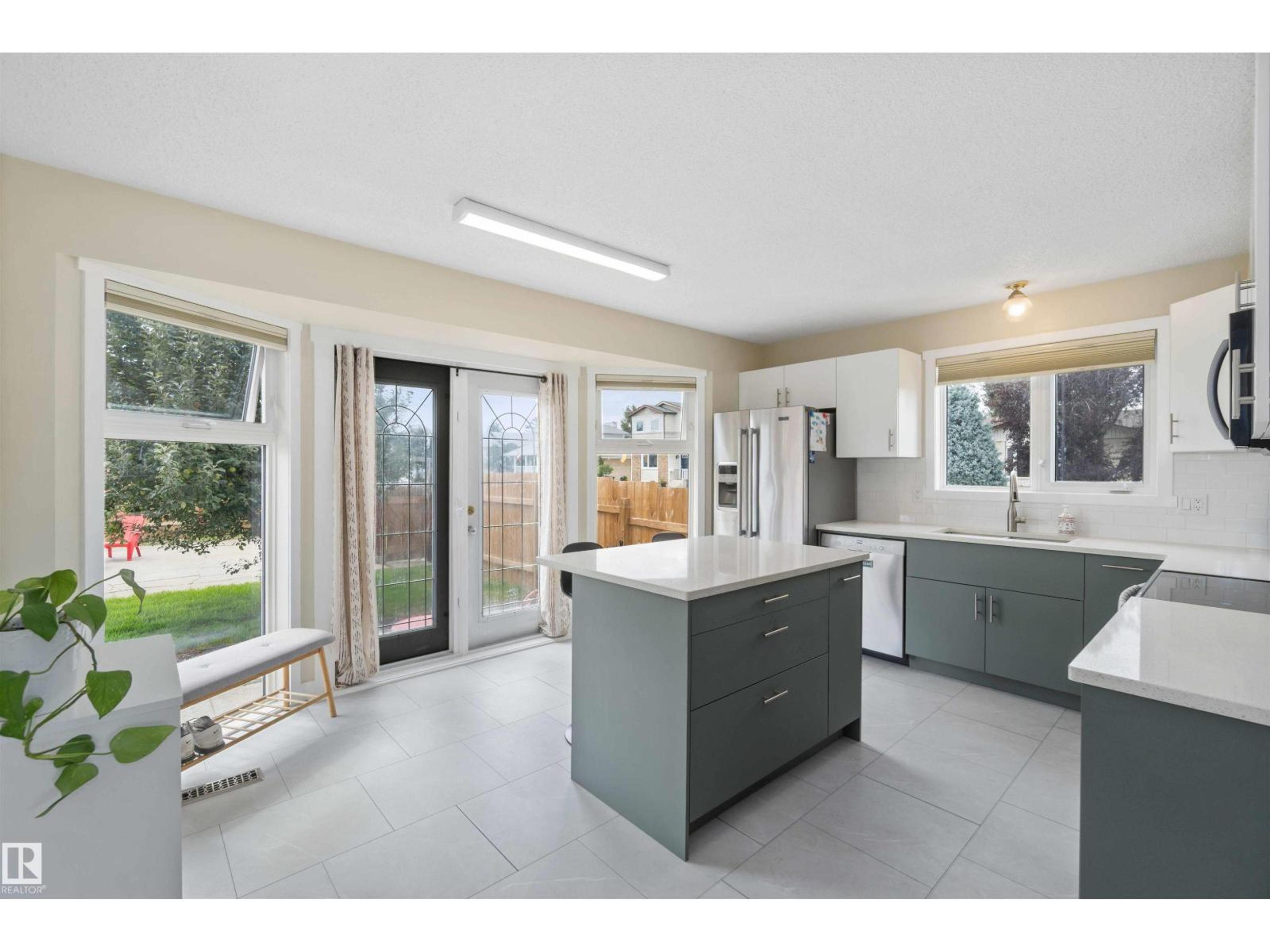 18519 57 AV NW - Image 12