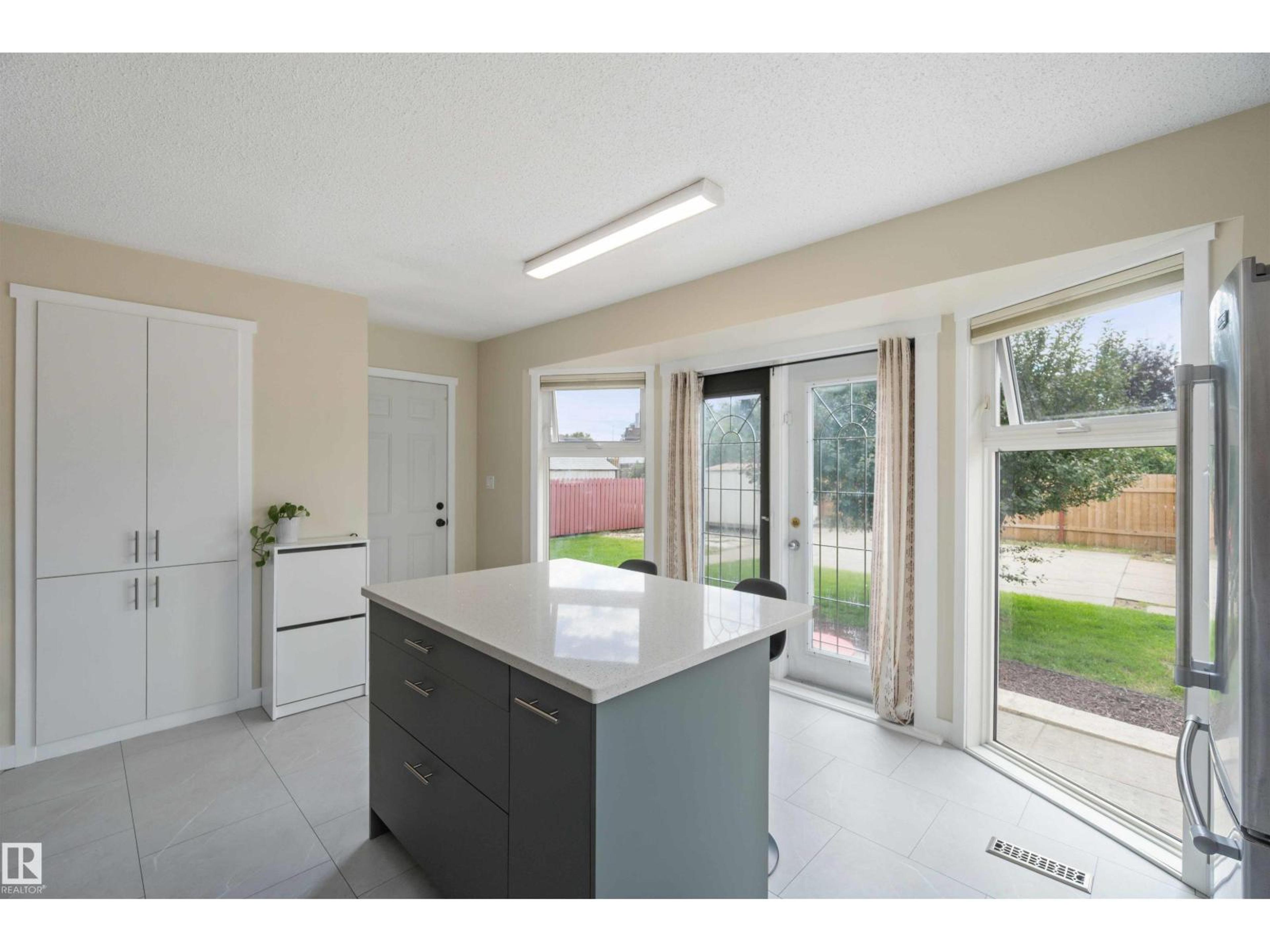 18519 57 AV NW - Image 13
