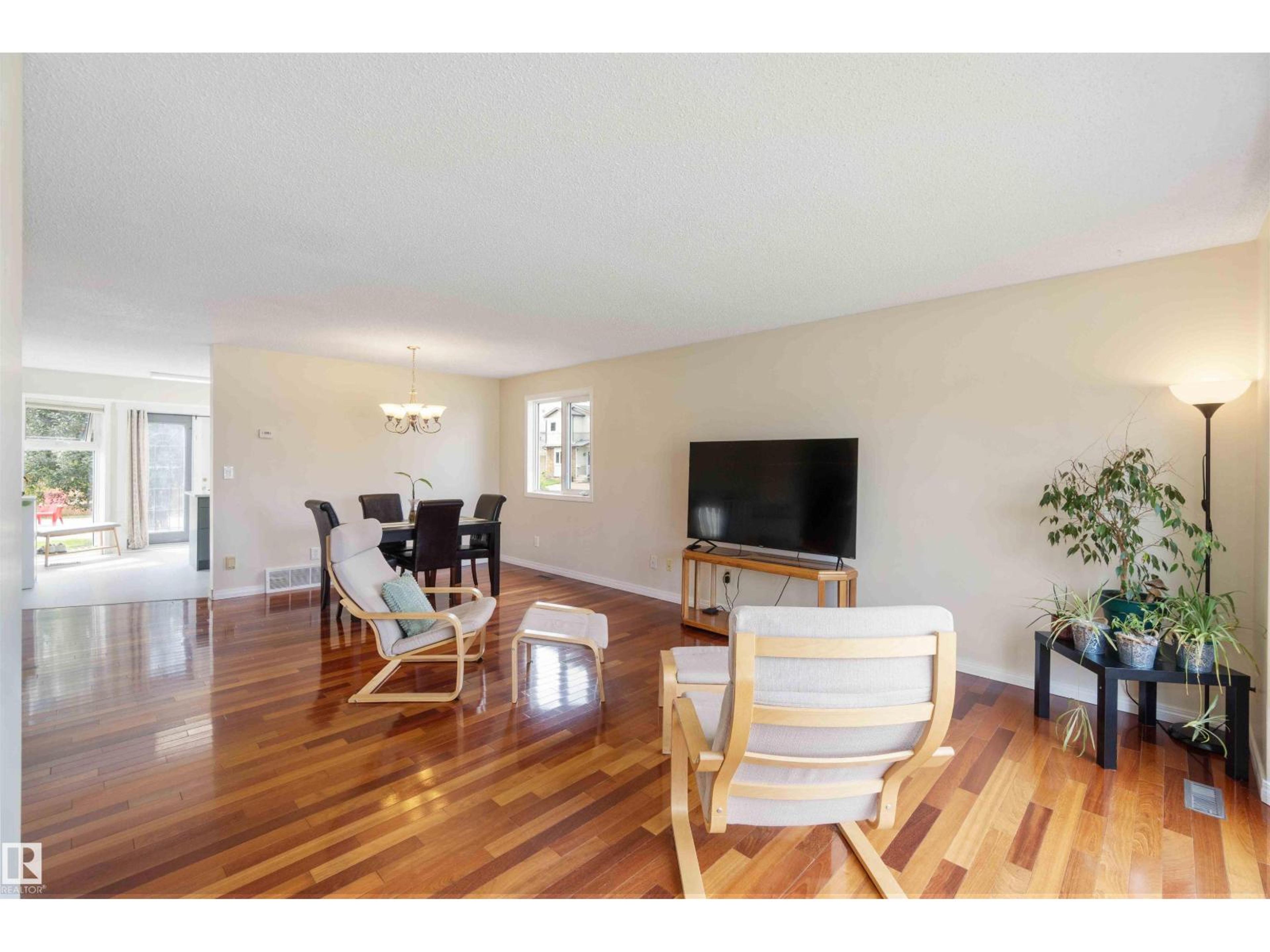 18519 57 AV NW - Image 3