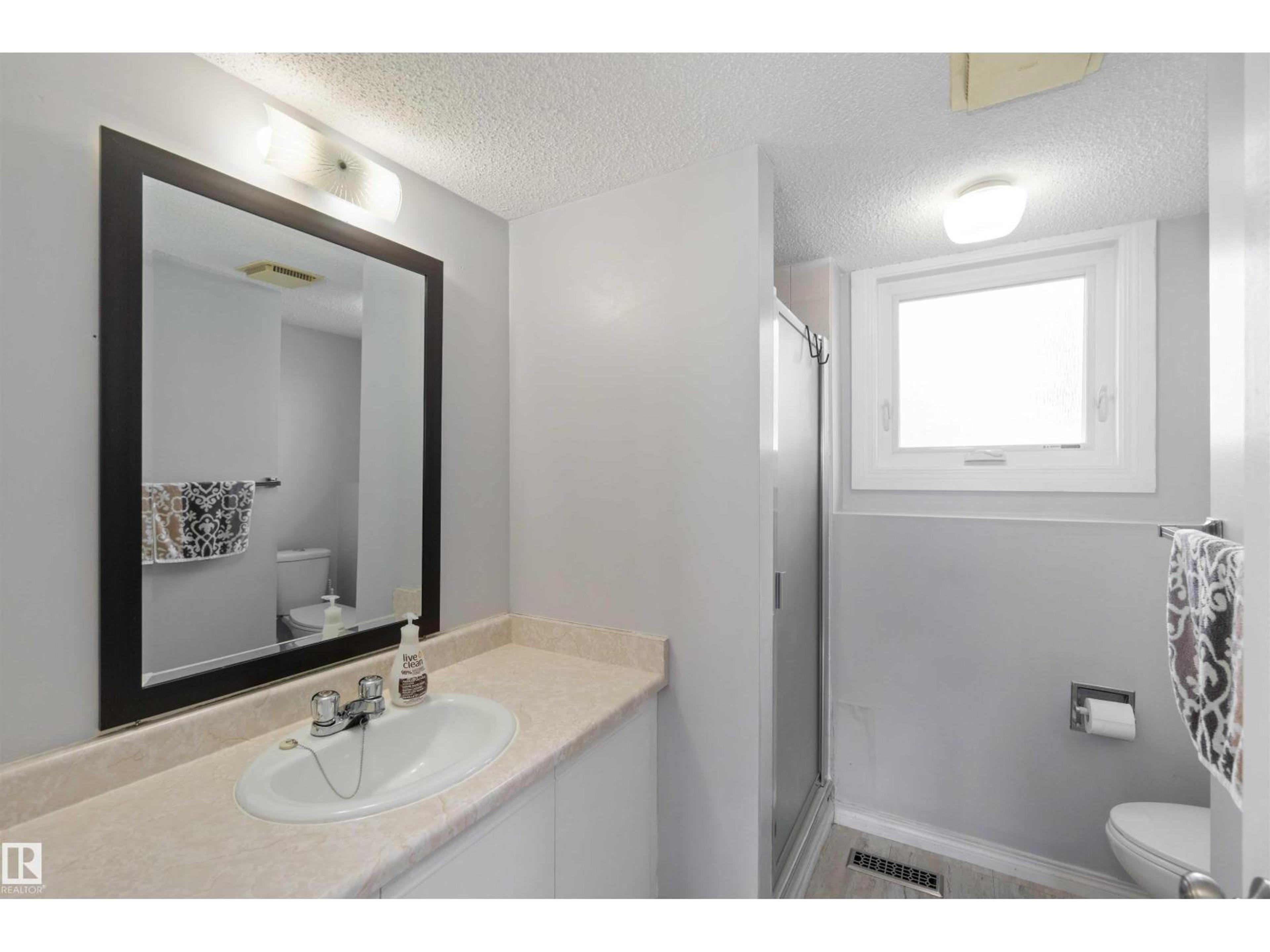 18519 57 AV NW - Image 30