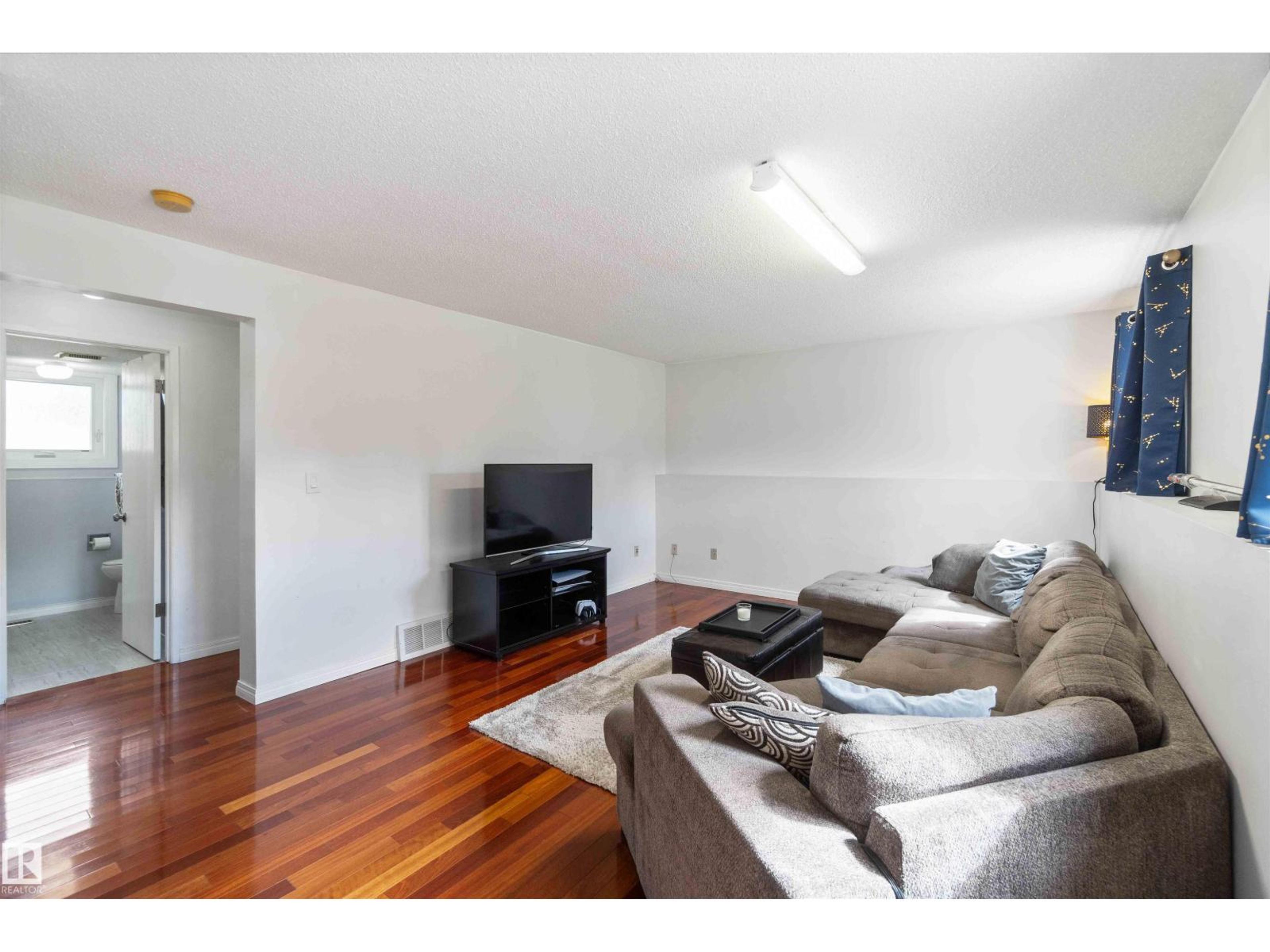 18519 57 AV NW - Image 34