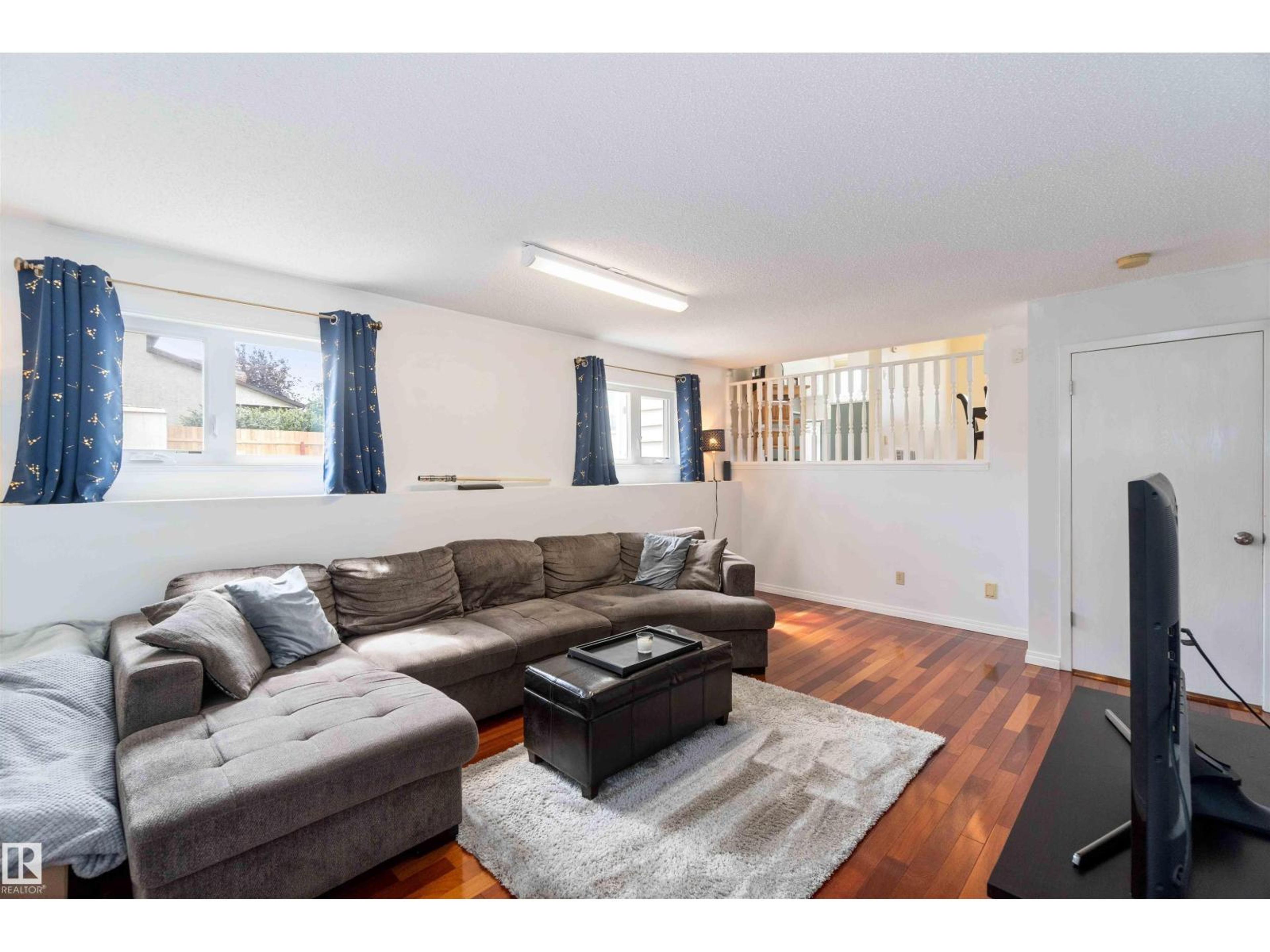 18519 57 AV NW - Image 35