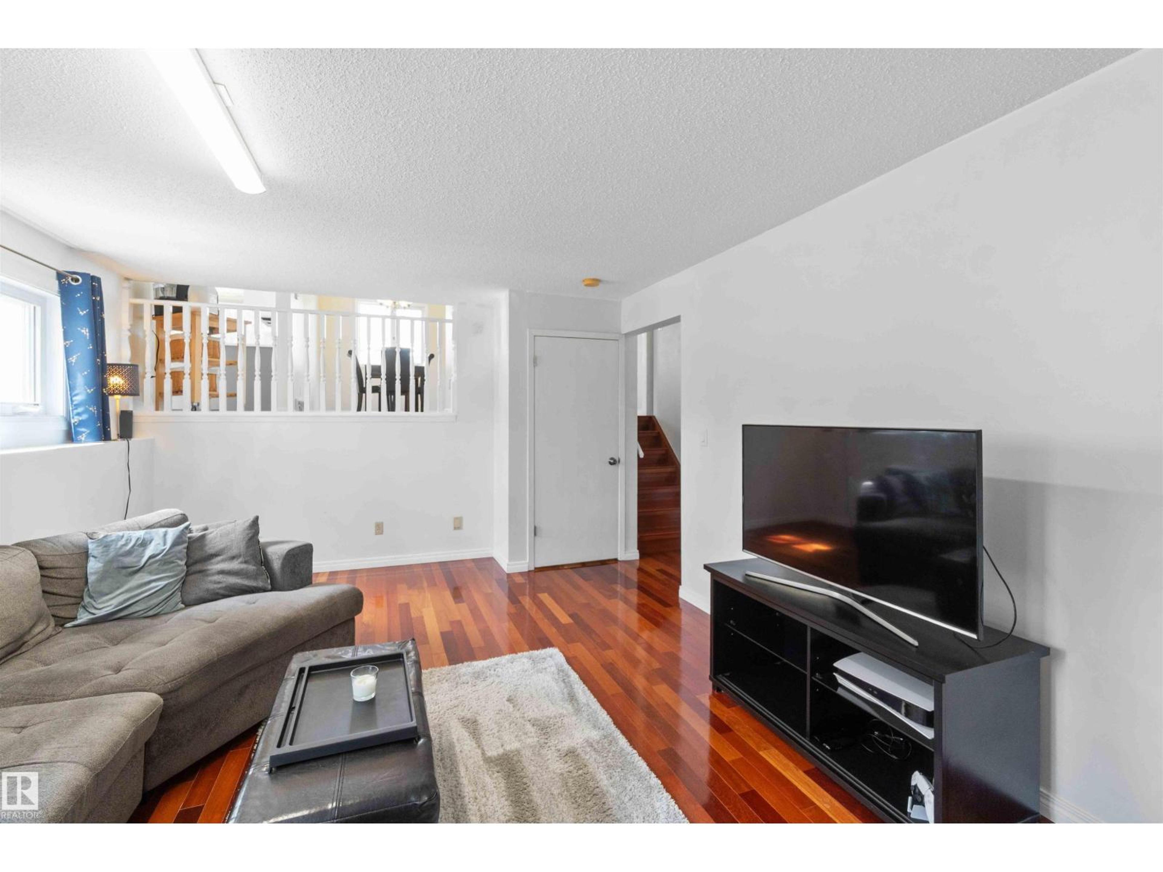 18519 57 AV NW - Image 36