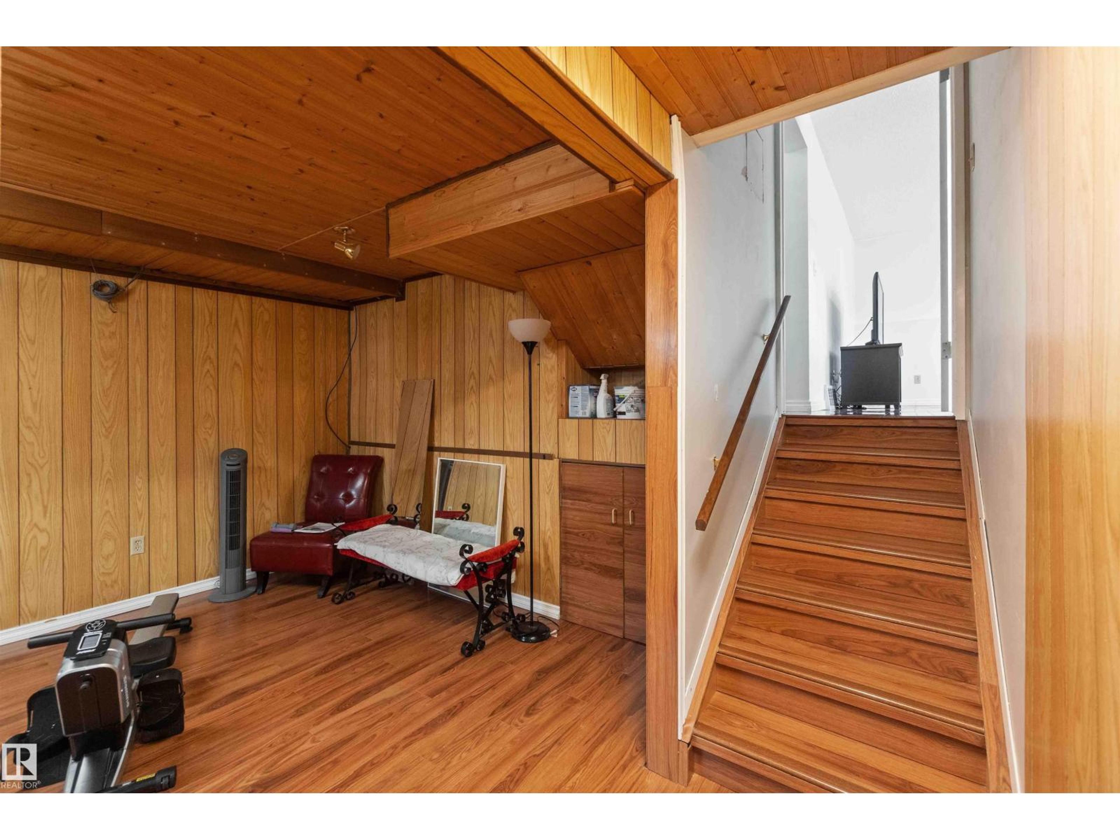 18519 57 AV NW - Image 37