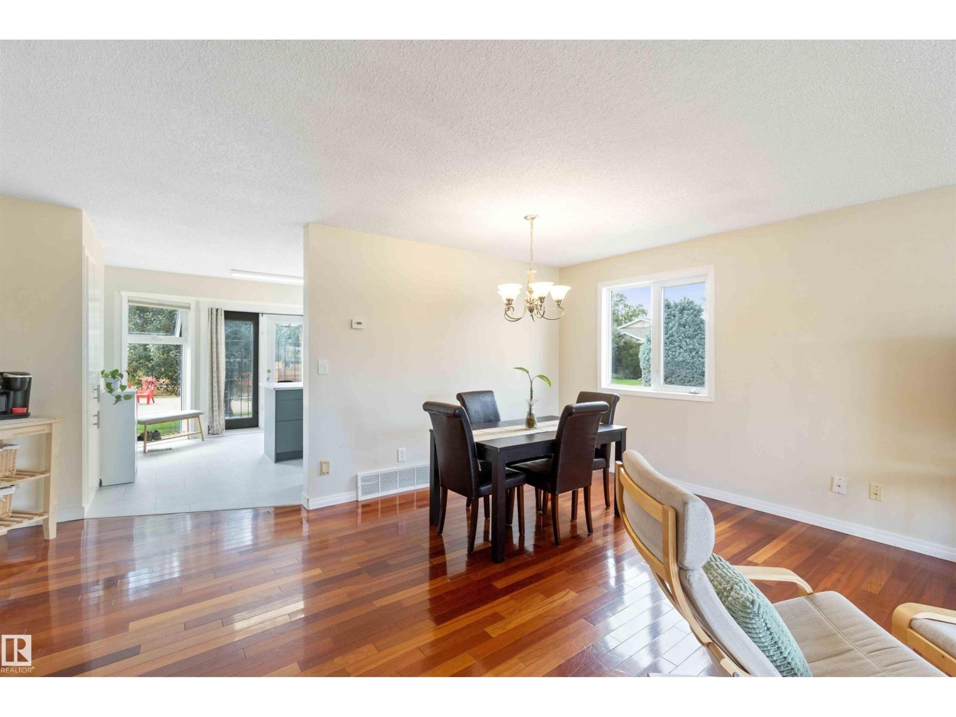 18519 57 AV NW - Image 8